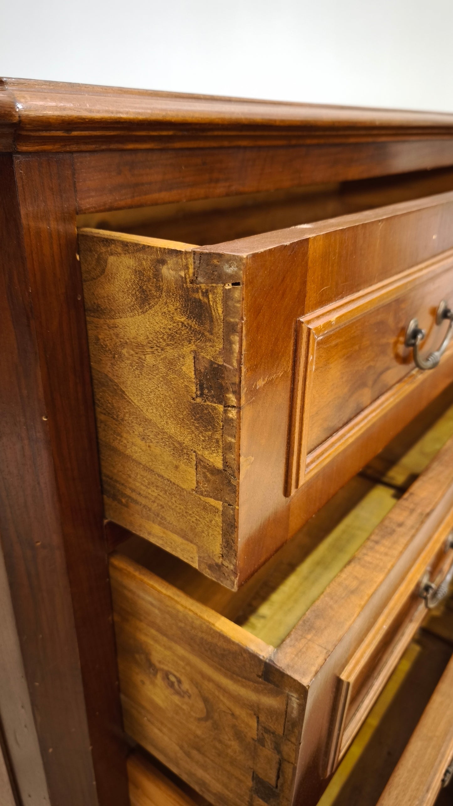 79358 Comò in legno con quatto cassetti