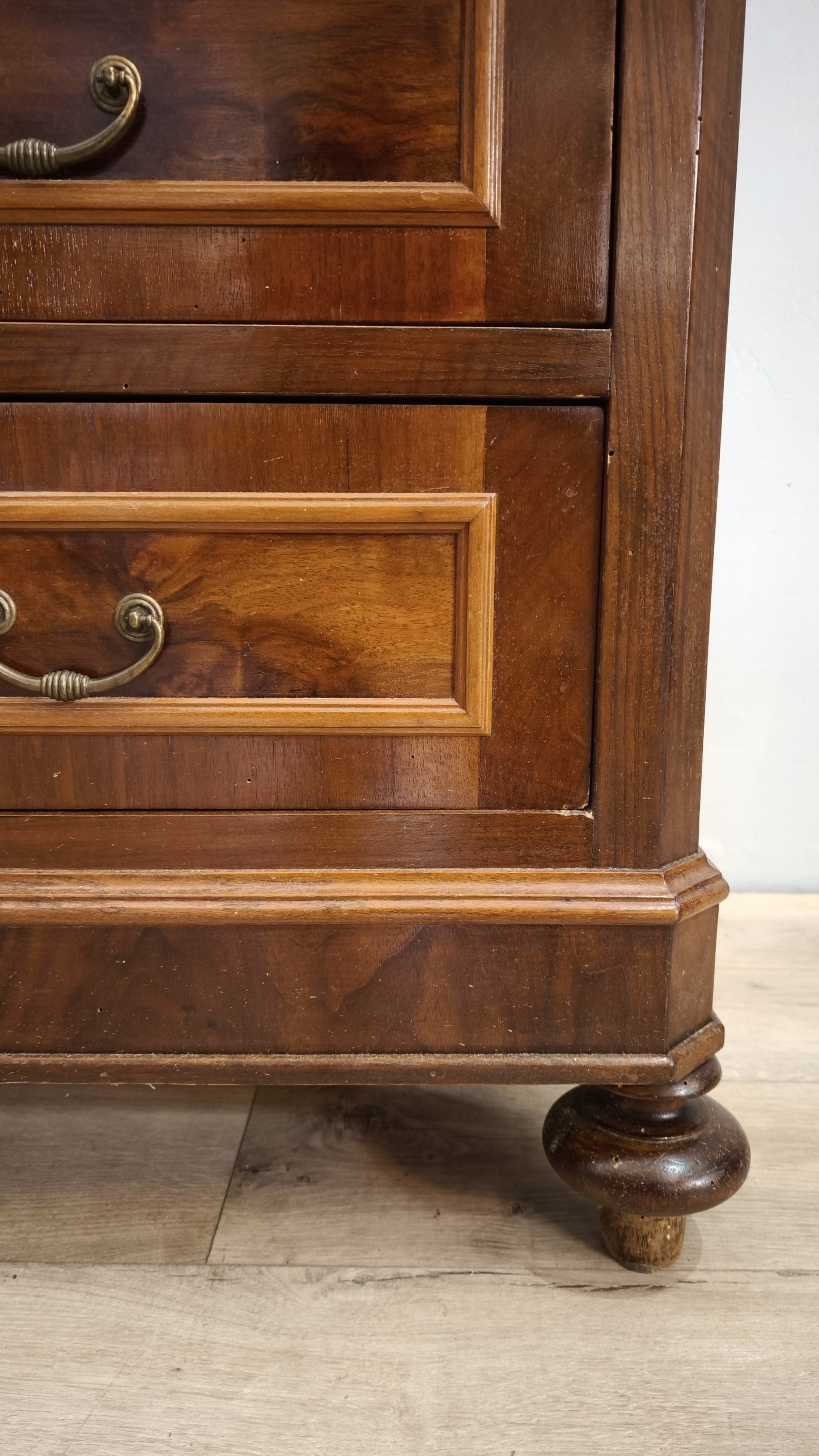 79358 Comò in legno con quatto cassetti