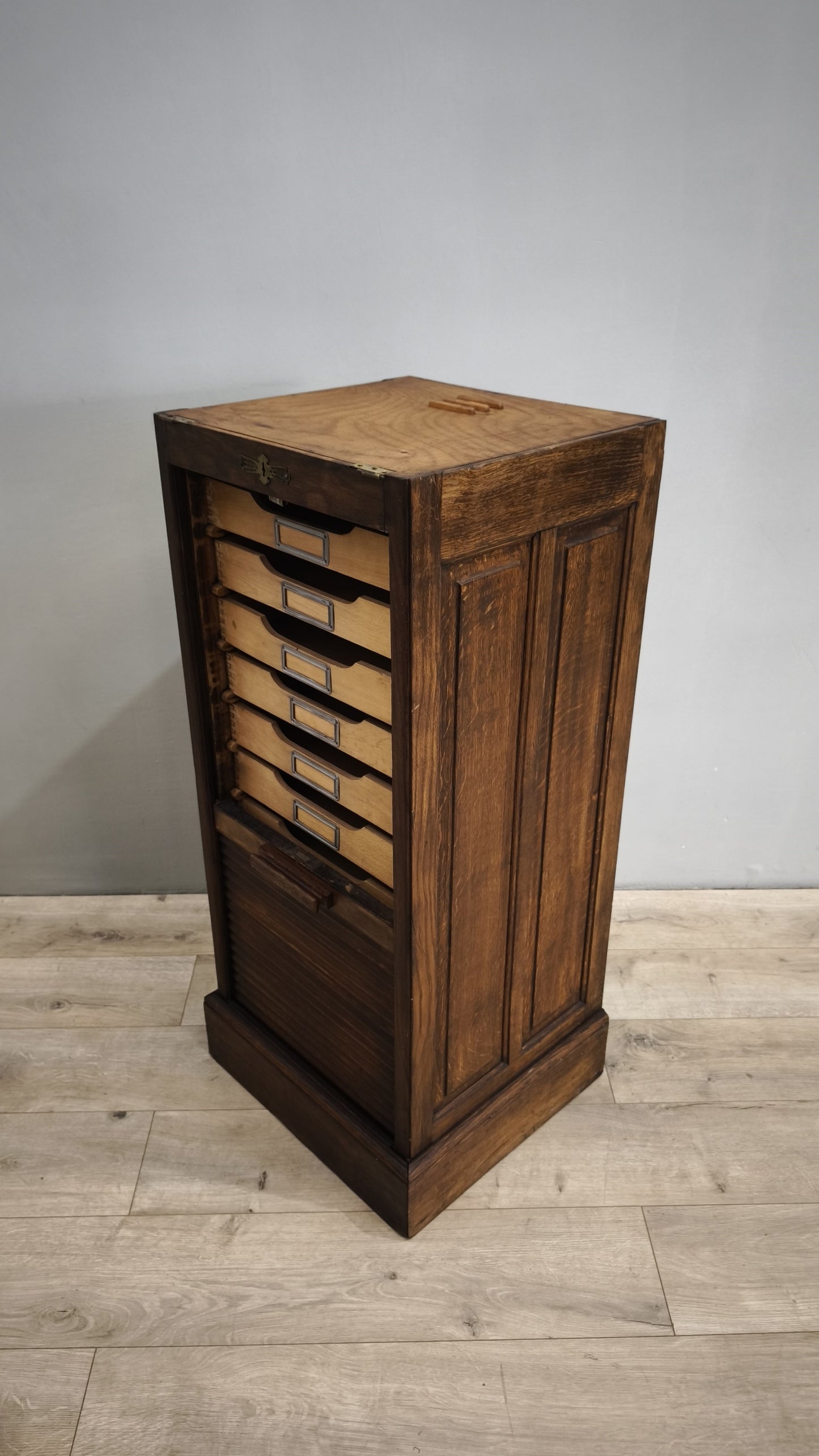79405 Mobiletto archivio a serrandina in legno