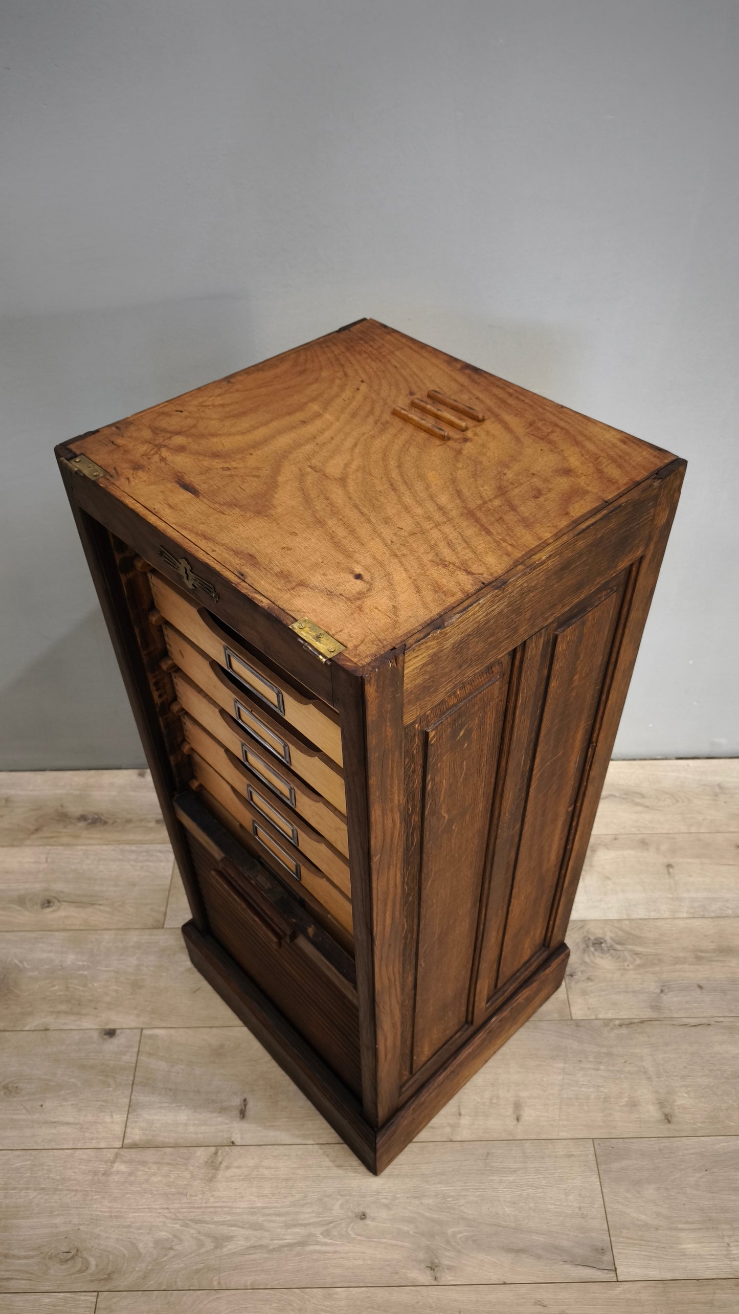 79405 Mobiletto archivio a serrandina in legno