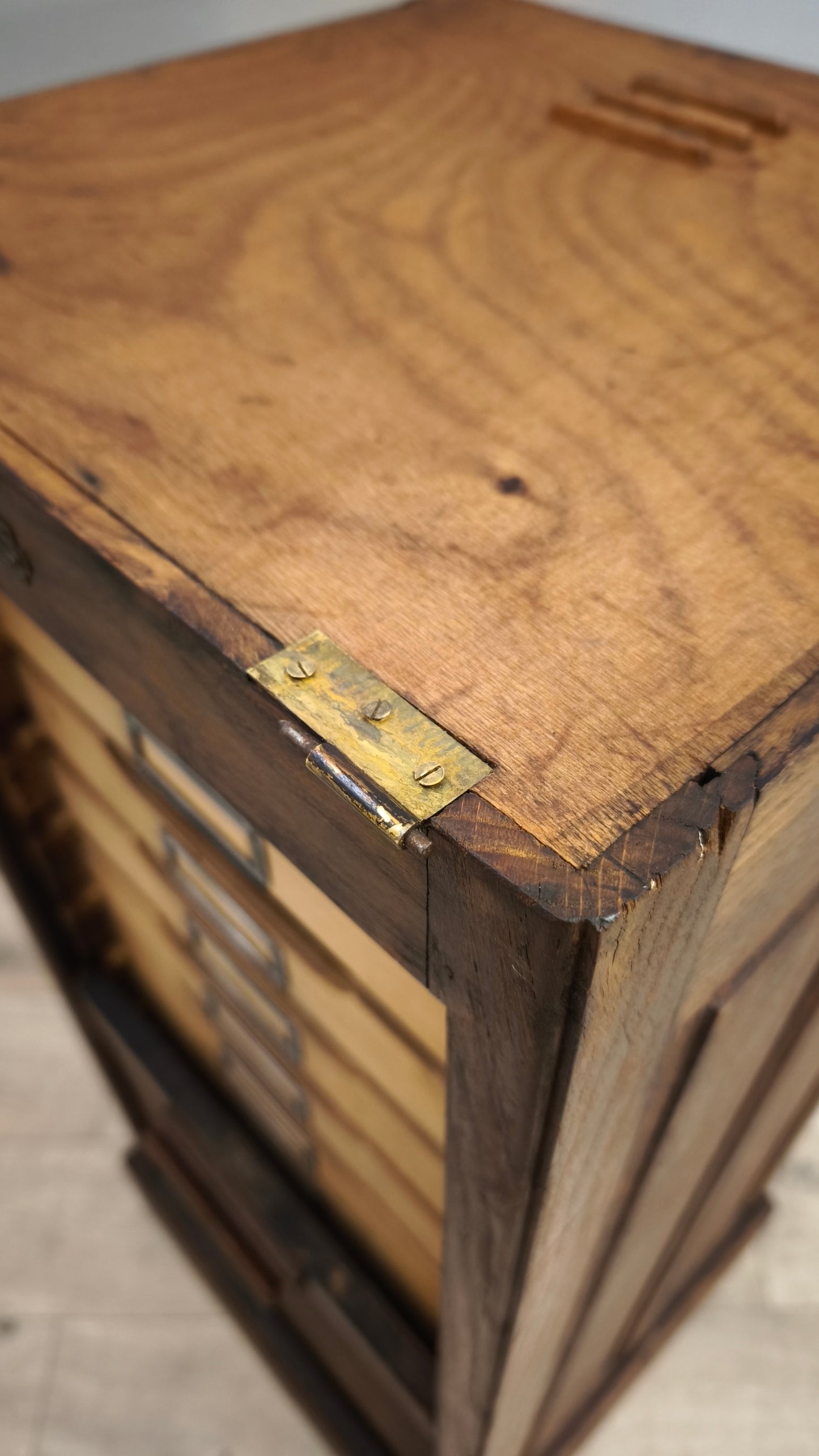 79405 Mobiletto archivio a serrandina in legno