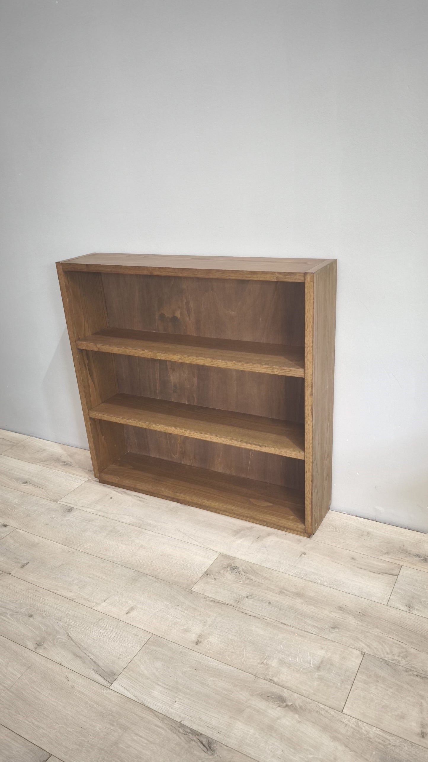 79504 Libreria bassa in legno con tre ripiani