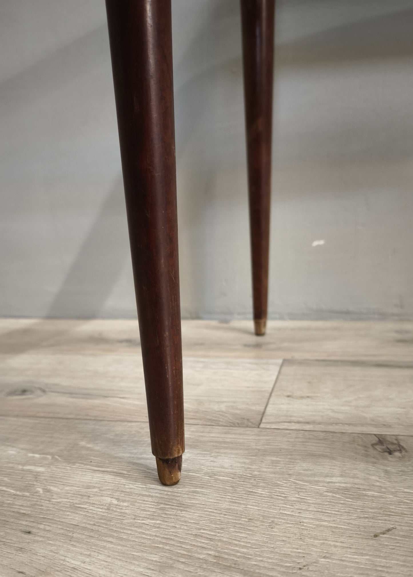 79609 Tavolino in legno e vetro stile nordico
