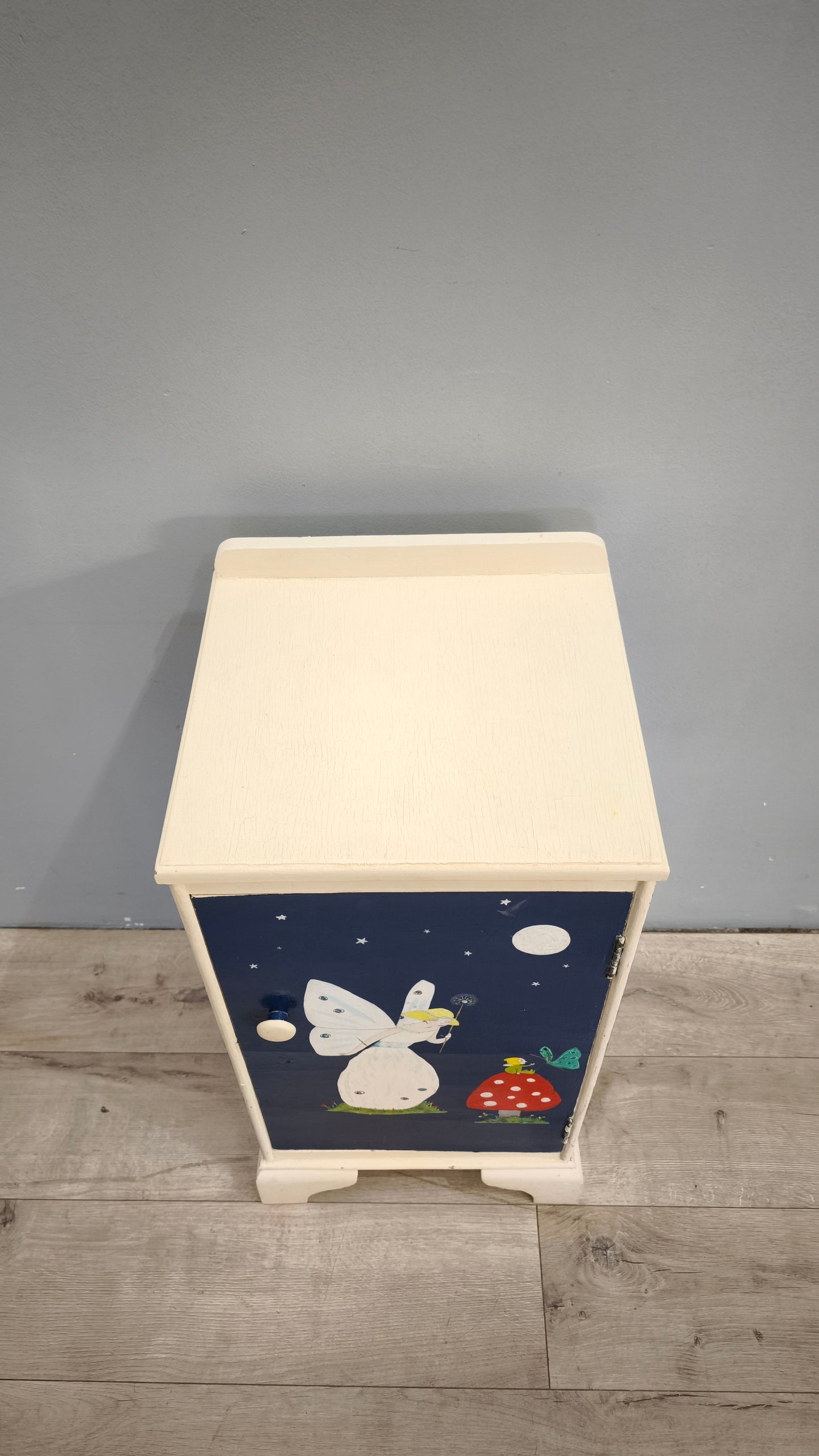 79627 Comodino bianco dipinto