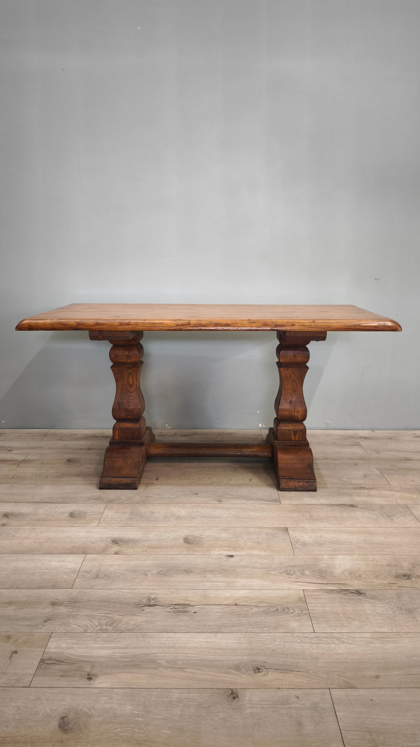 79717 Tavolo in legno massello