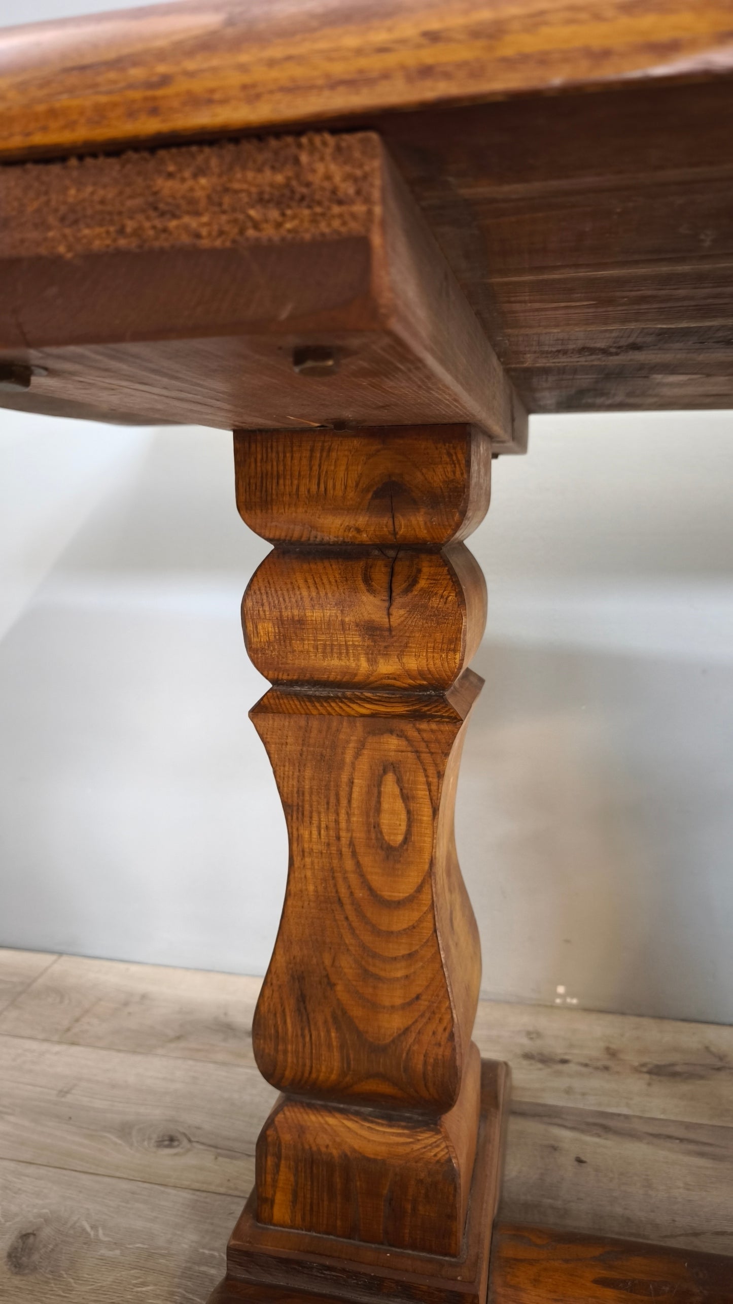79717 Tavolo in legno massello