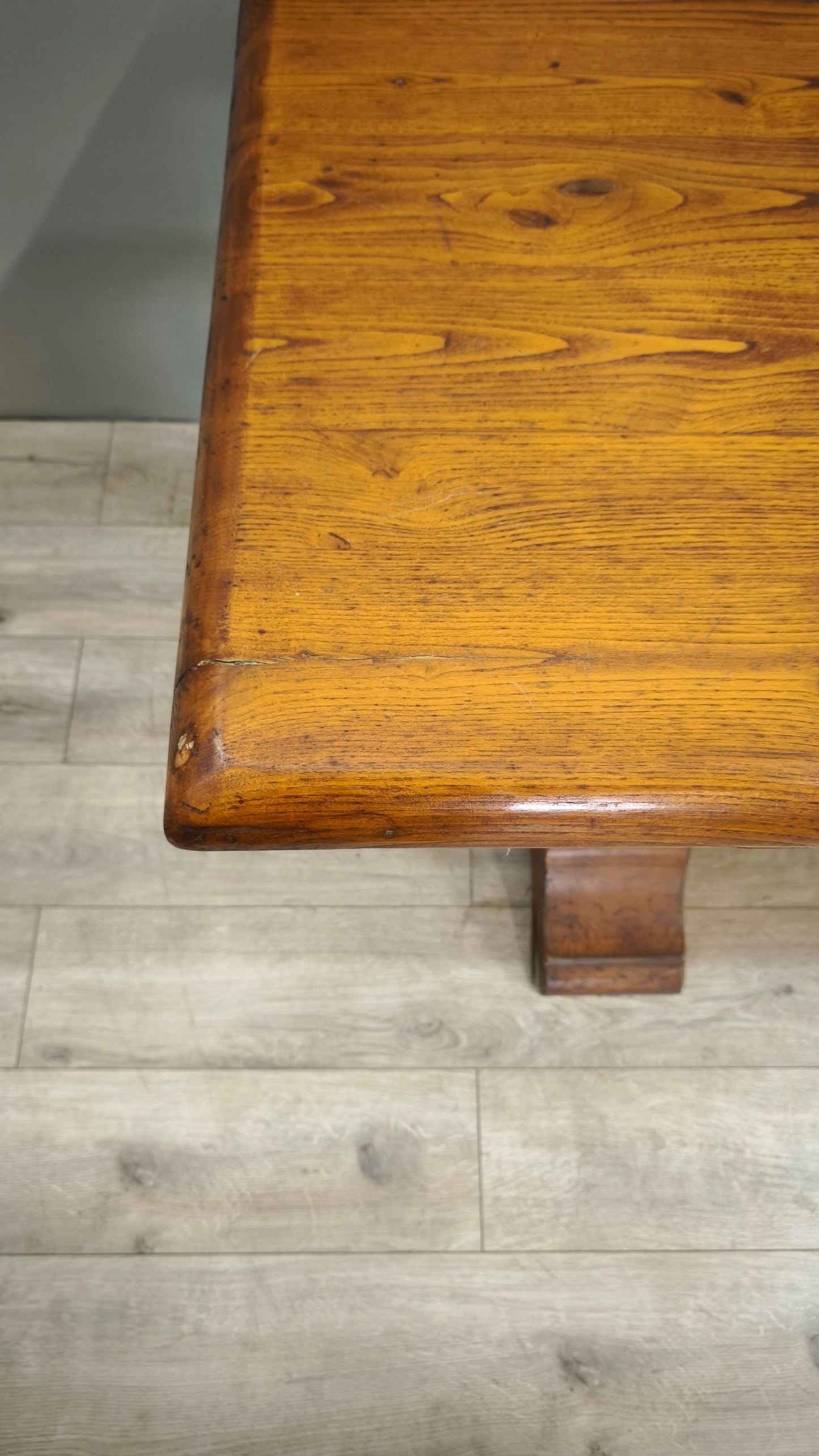 79717 Tavolo in legno massello