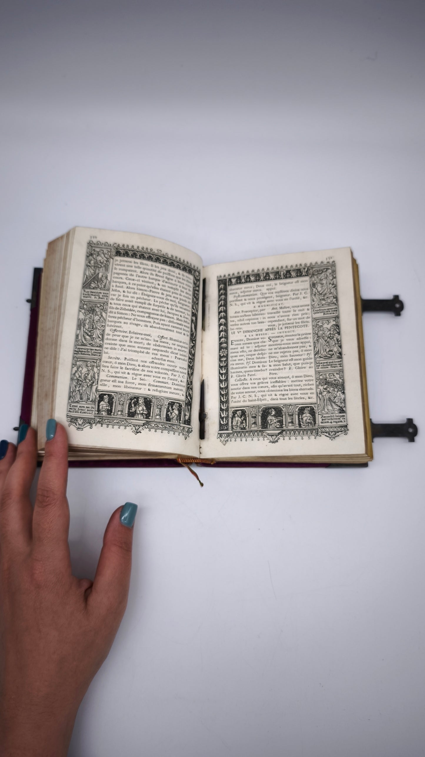 79665 Libro di preghiere con copertina rigida e chiusure in metallo