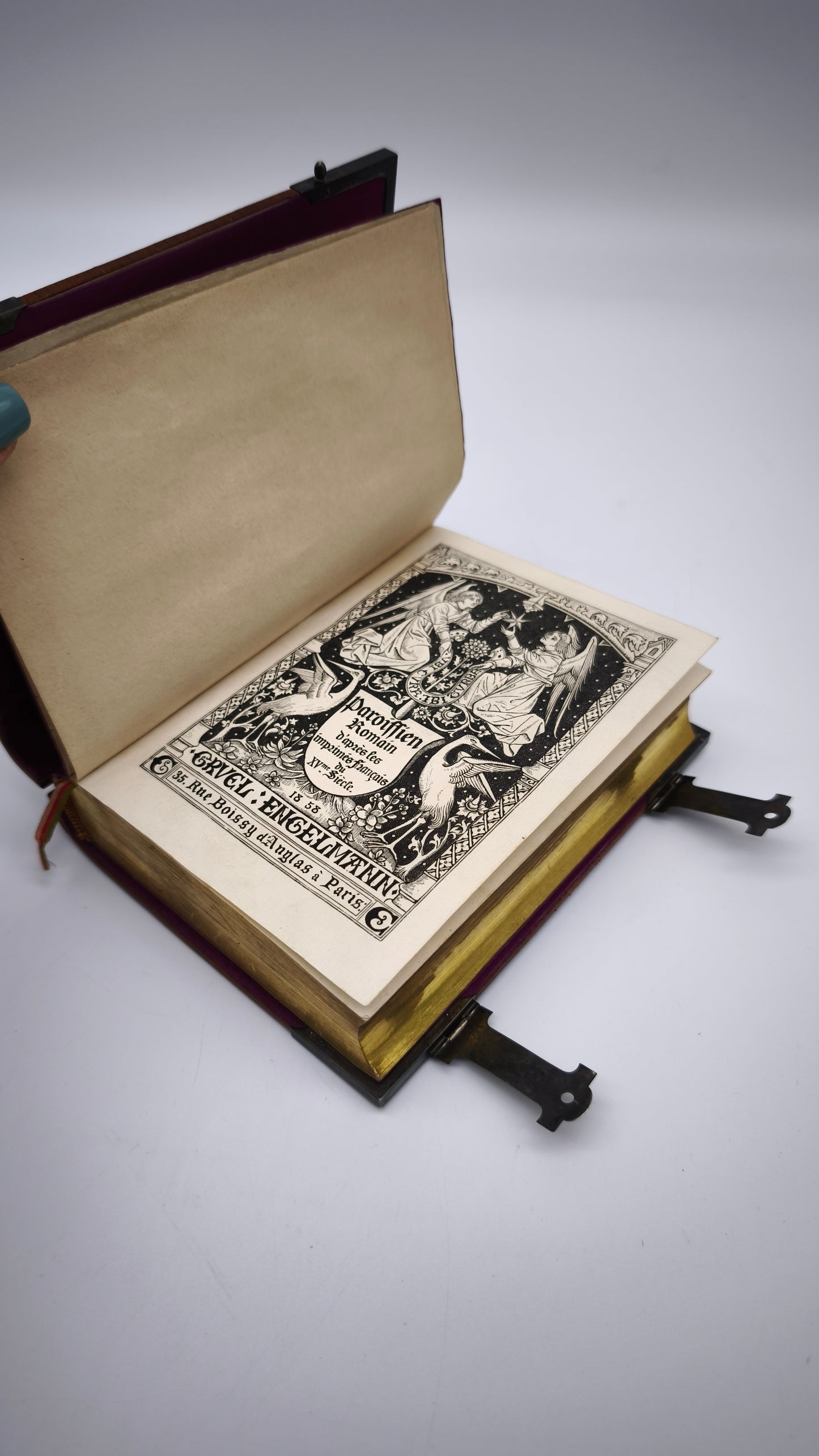 79665 Libro di preghiere con copertina rigida e chiusure in metallo