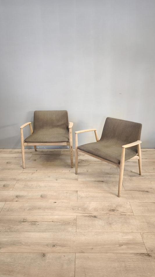 80454 Poltroncina in legno con braccioli Pedrali Malmö