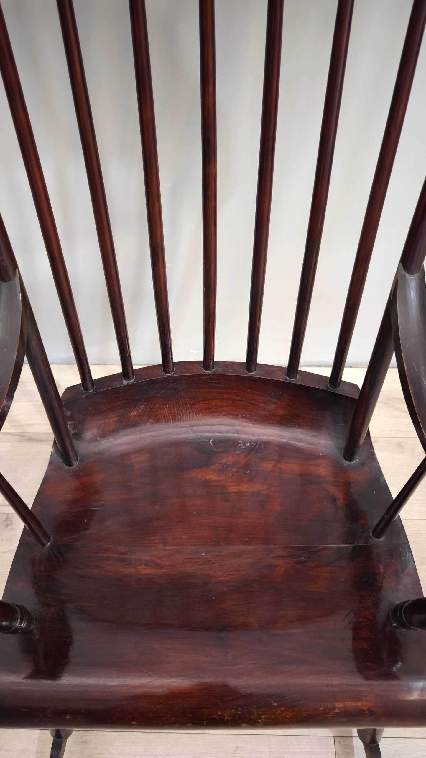 81454 Sedia a dondolo in legno