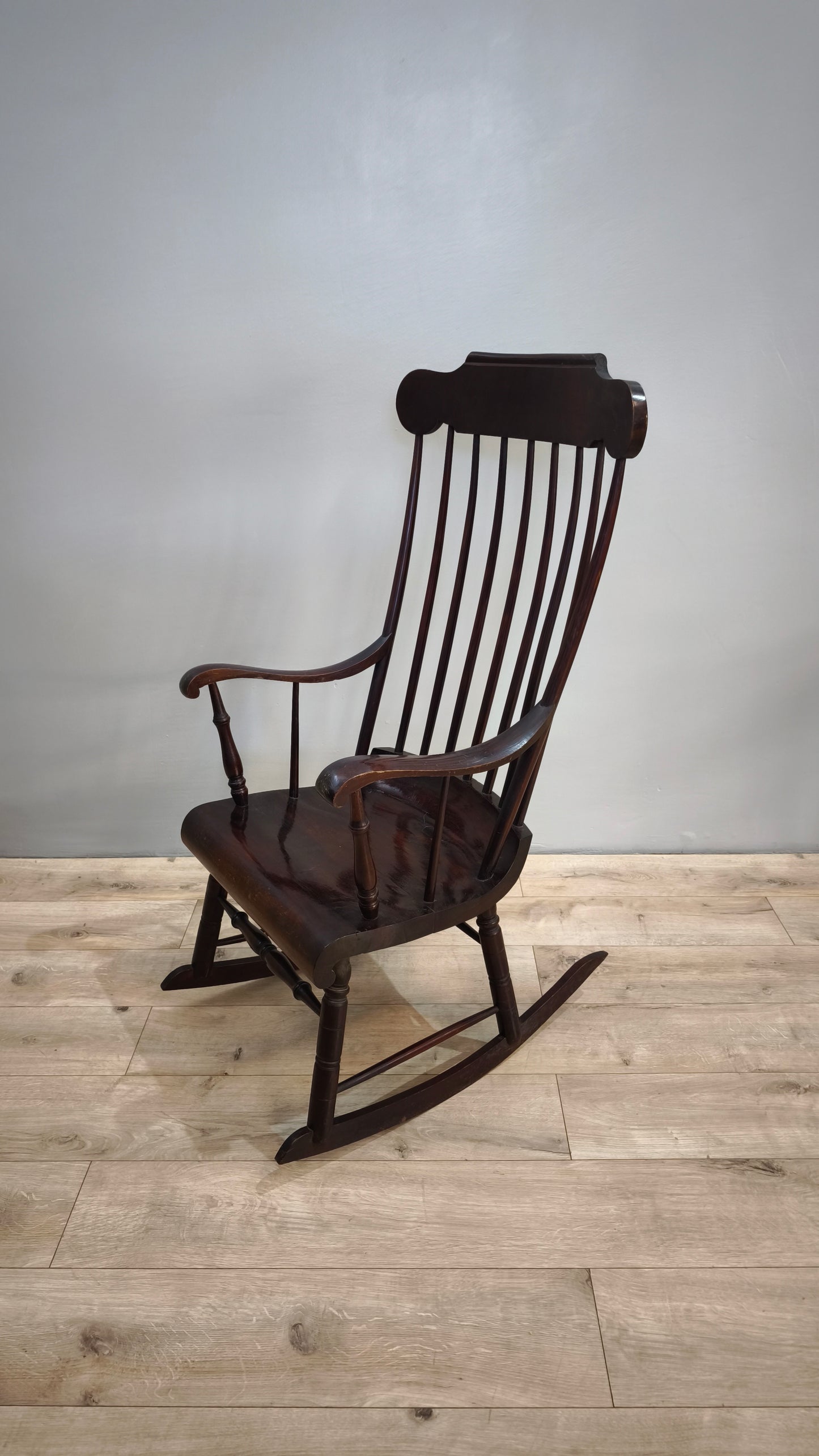 81454 Sedia a dondolo in legno