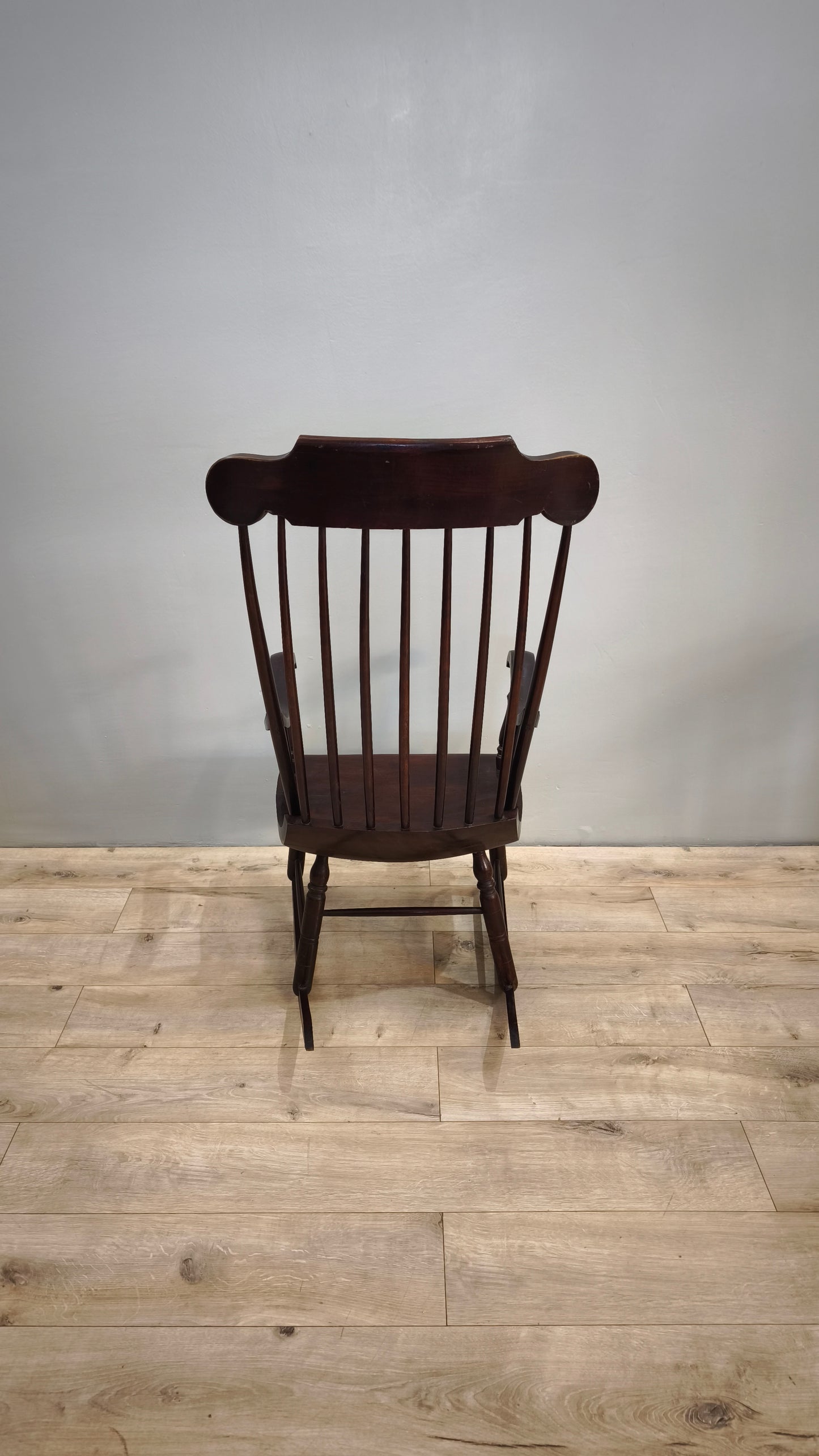 81454 Sedia a dondolo in legno