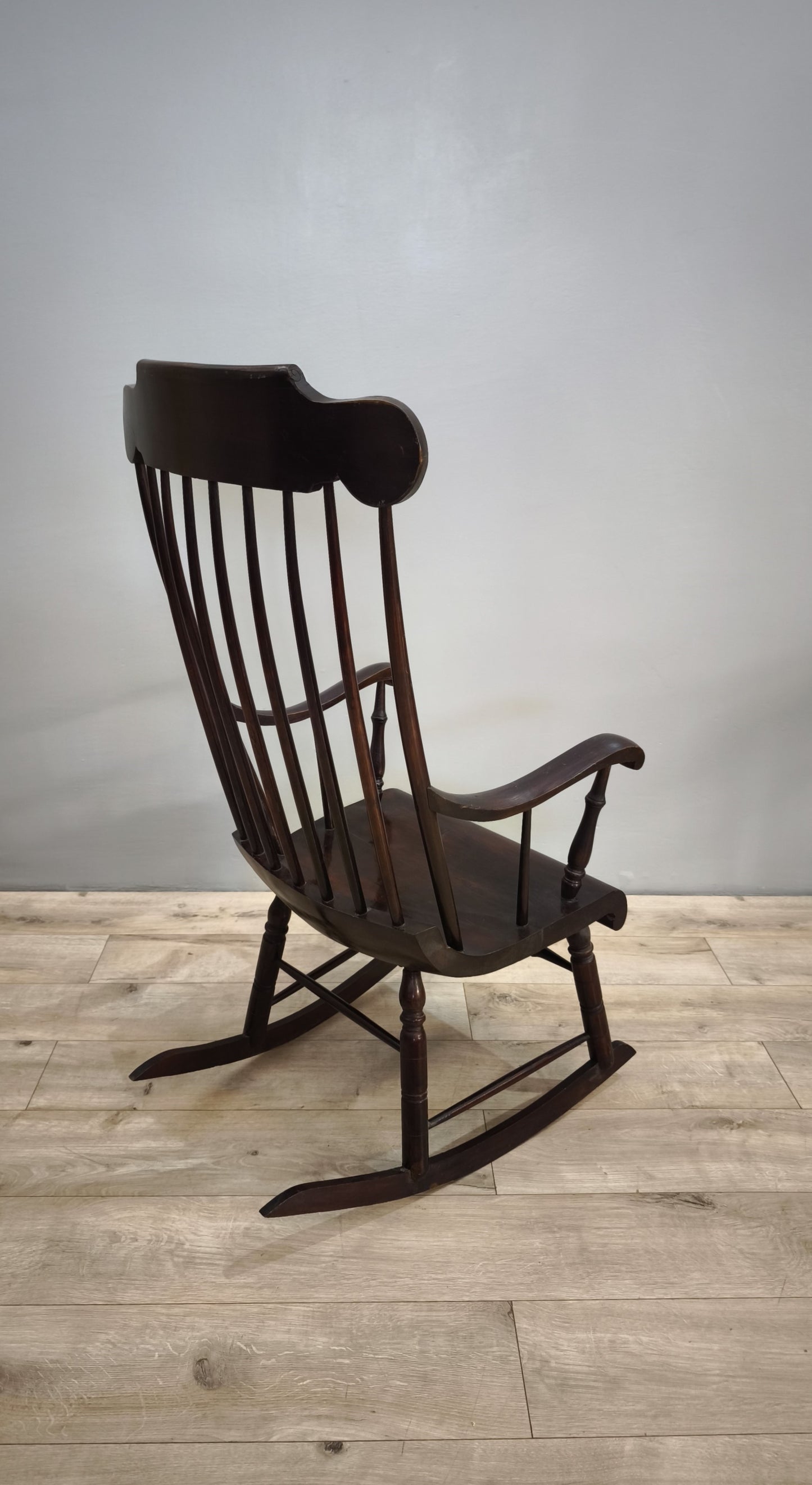 81454 Sedia a dondolo in legno