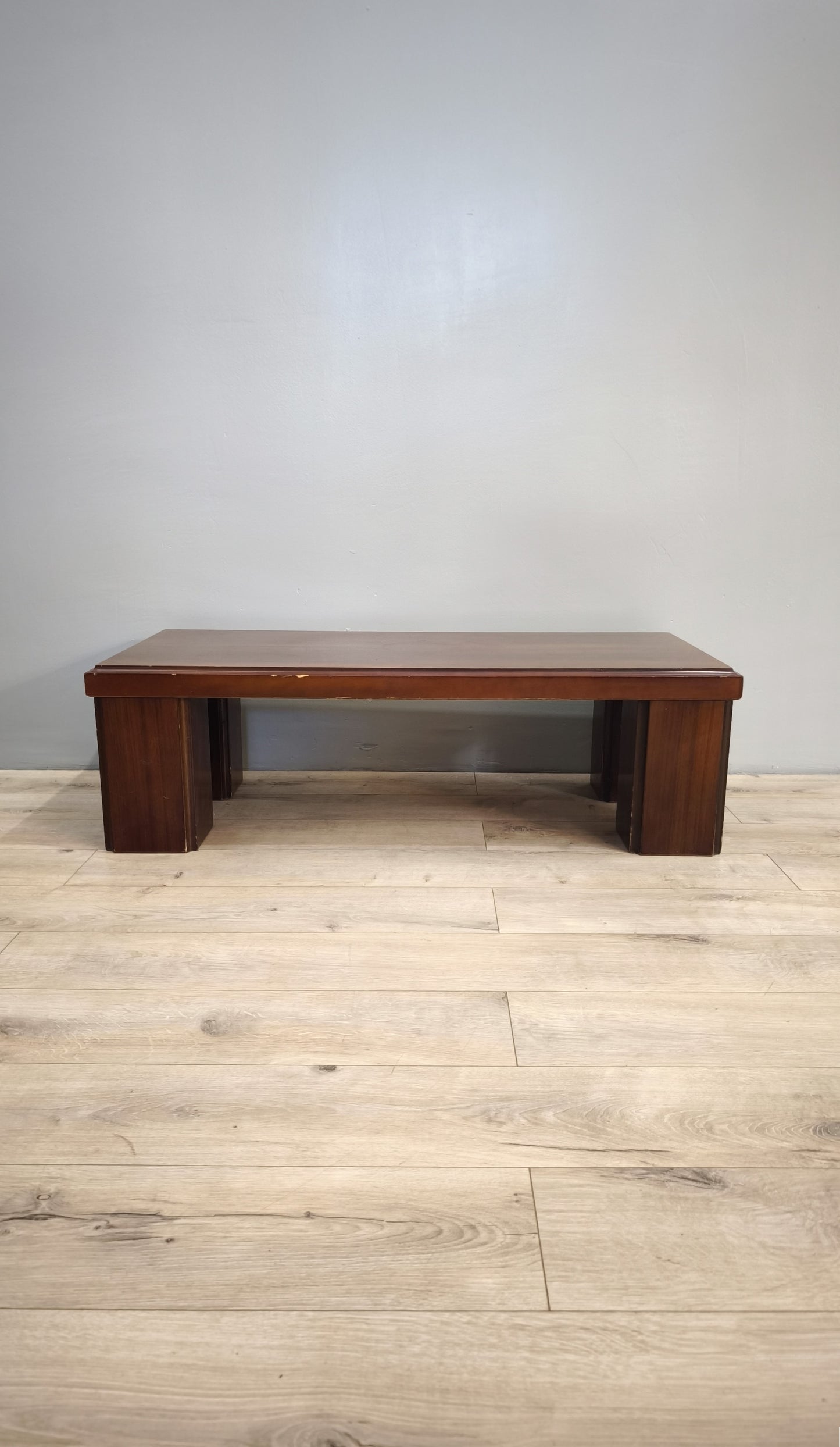81502 Tavolino da salotto basso in legno con piano rettangolare
