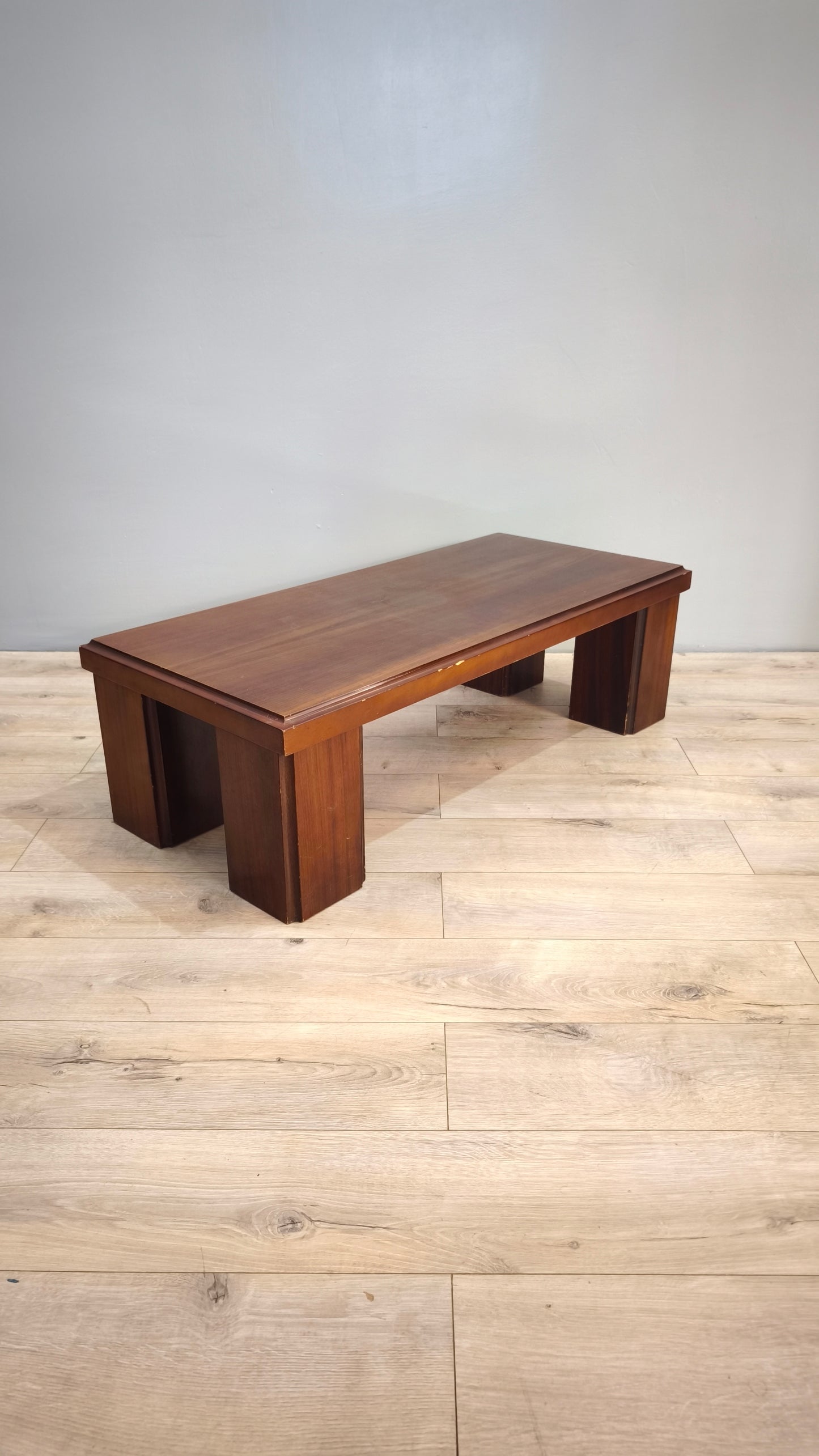 81502 Tavolino da salotto basso in legno con piano rettangolare