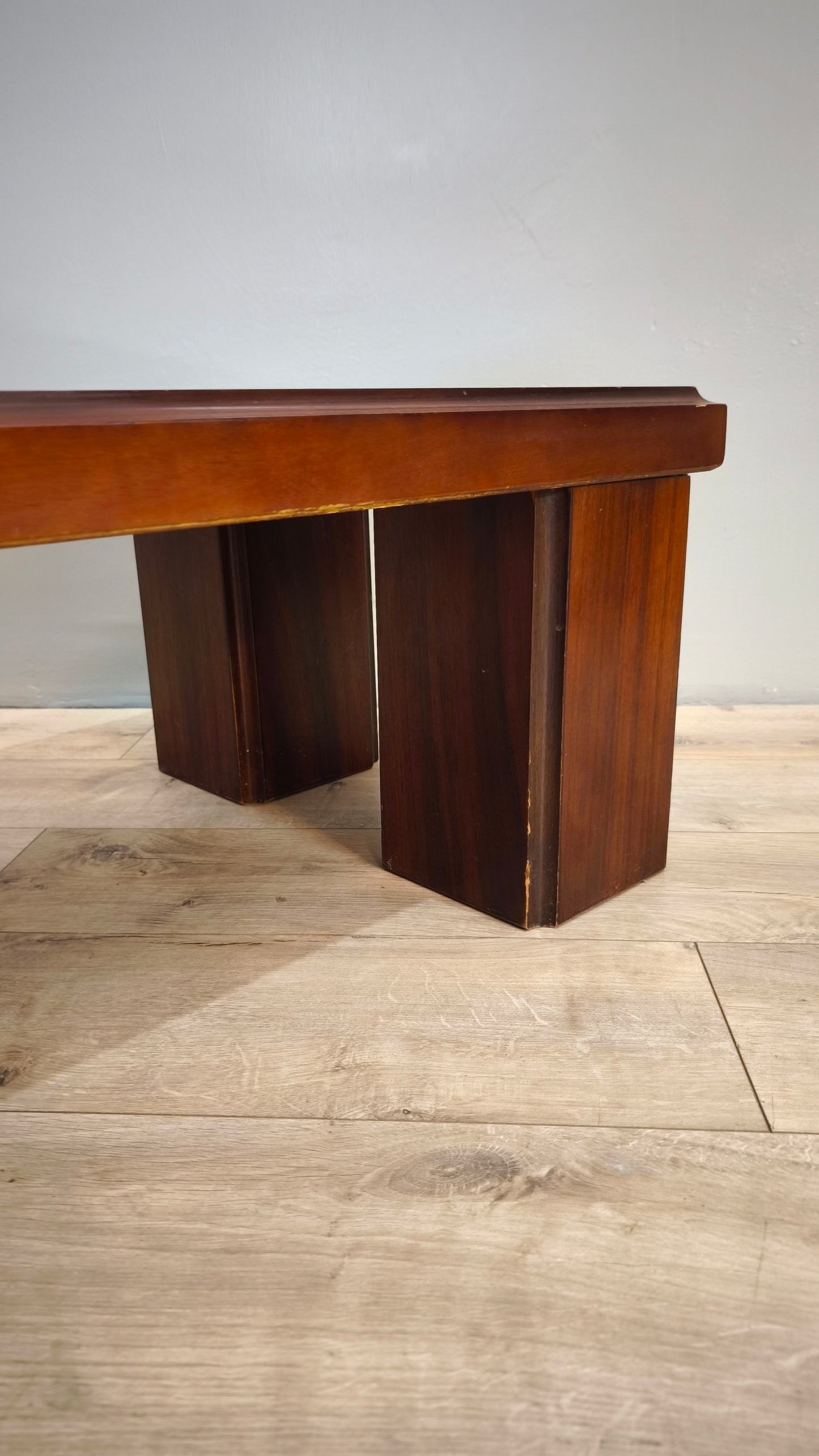 81502 Tavolino da salotto basso in legno con piano rettangolare