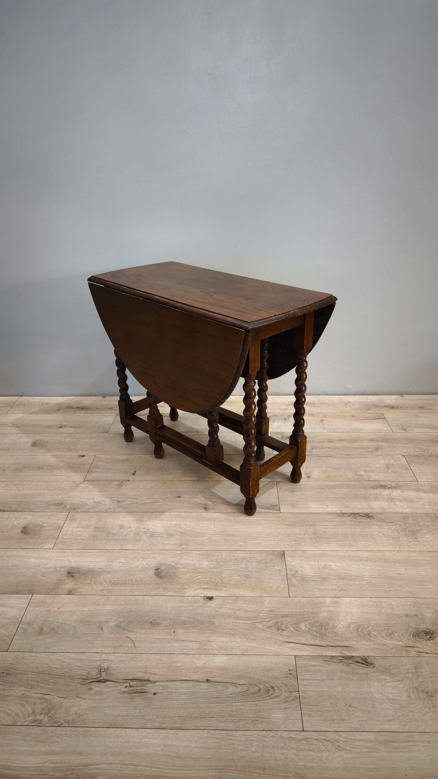 81538 Tavolo a bandelle in legno