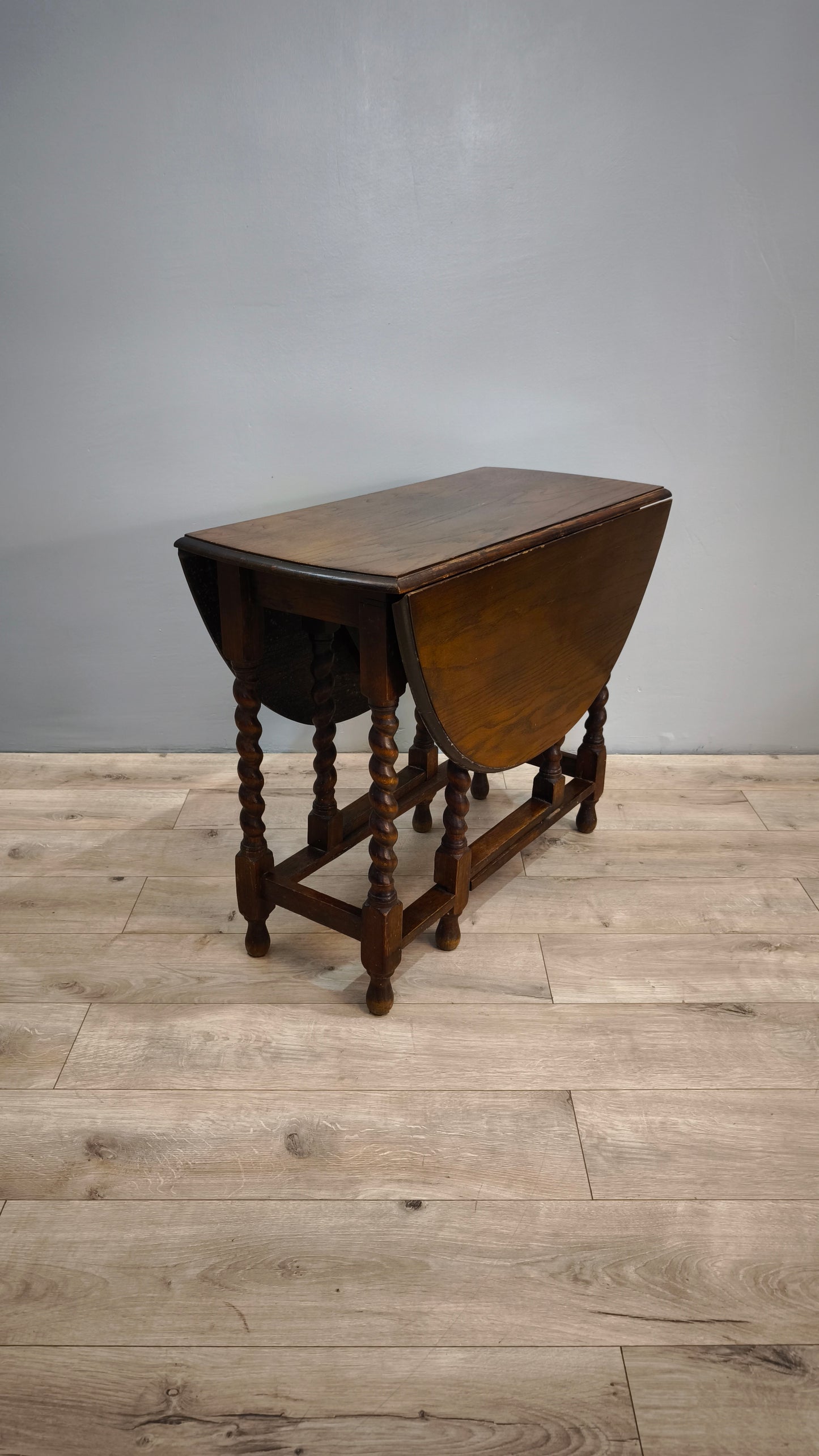 81538 Tavolo a bandelle in legno