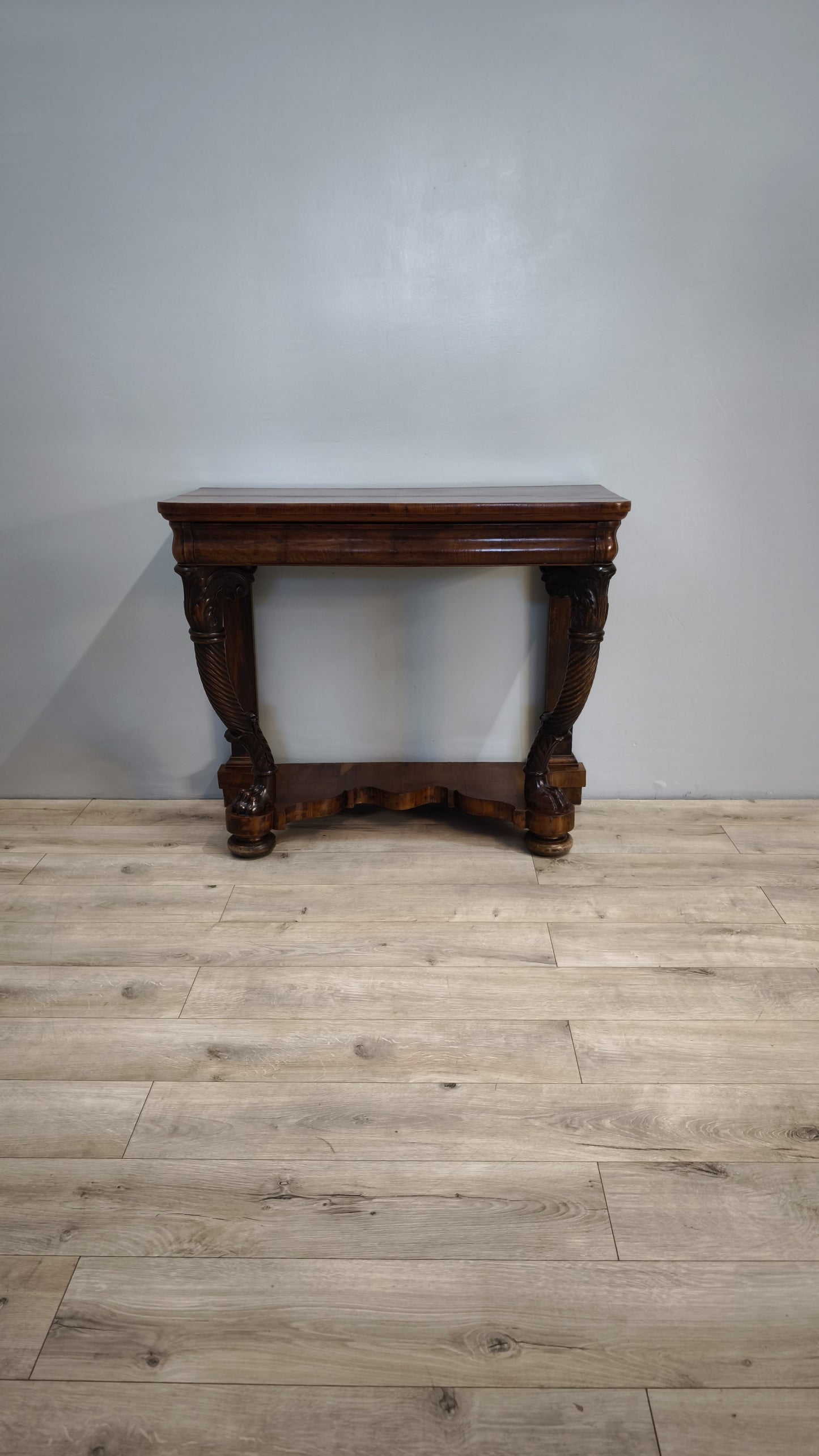 81537 Antica console in legno con cassetti
