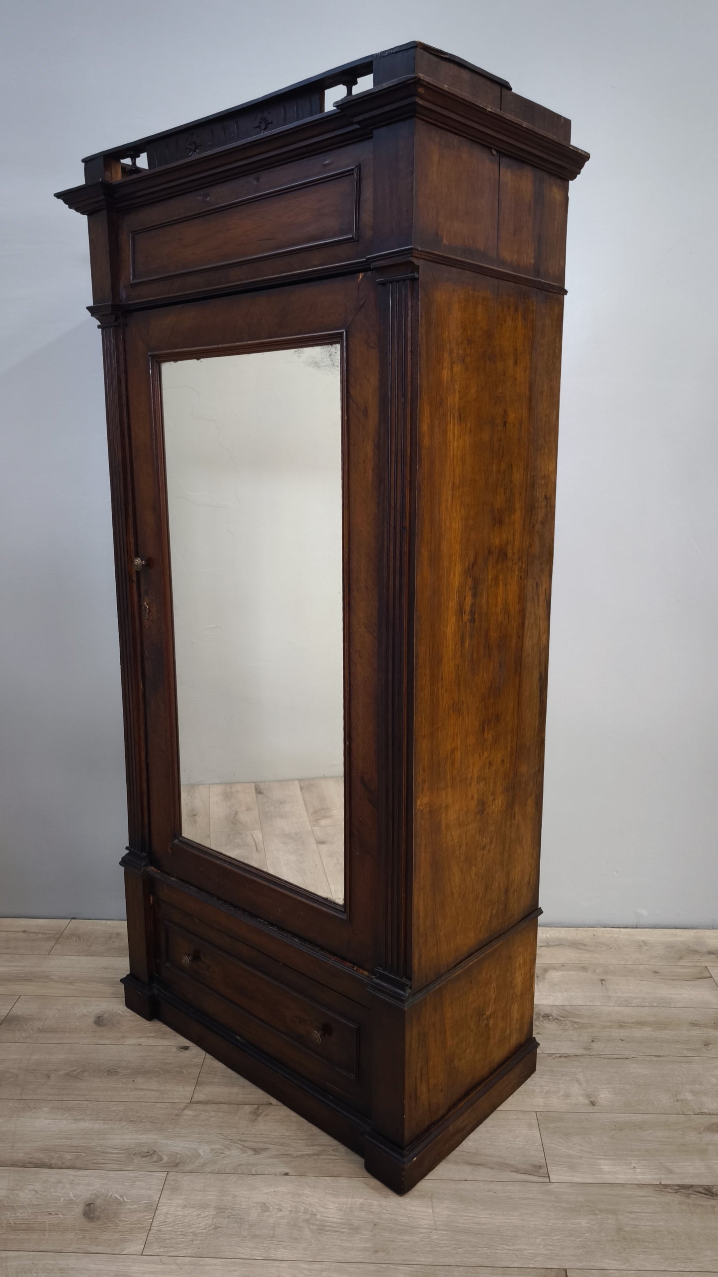 81534 Armadio in legno un' anta a specchio