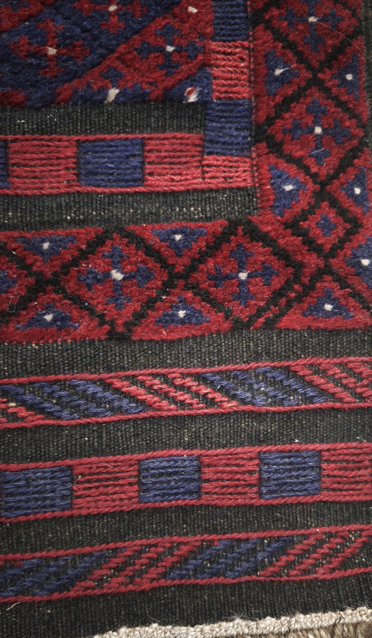 81555 Tappeto guida Afghano vintage