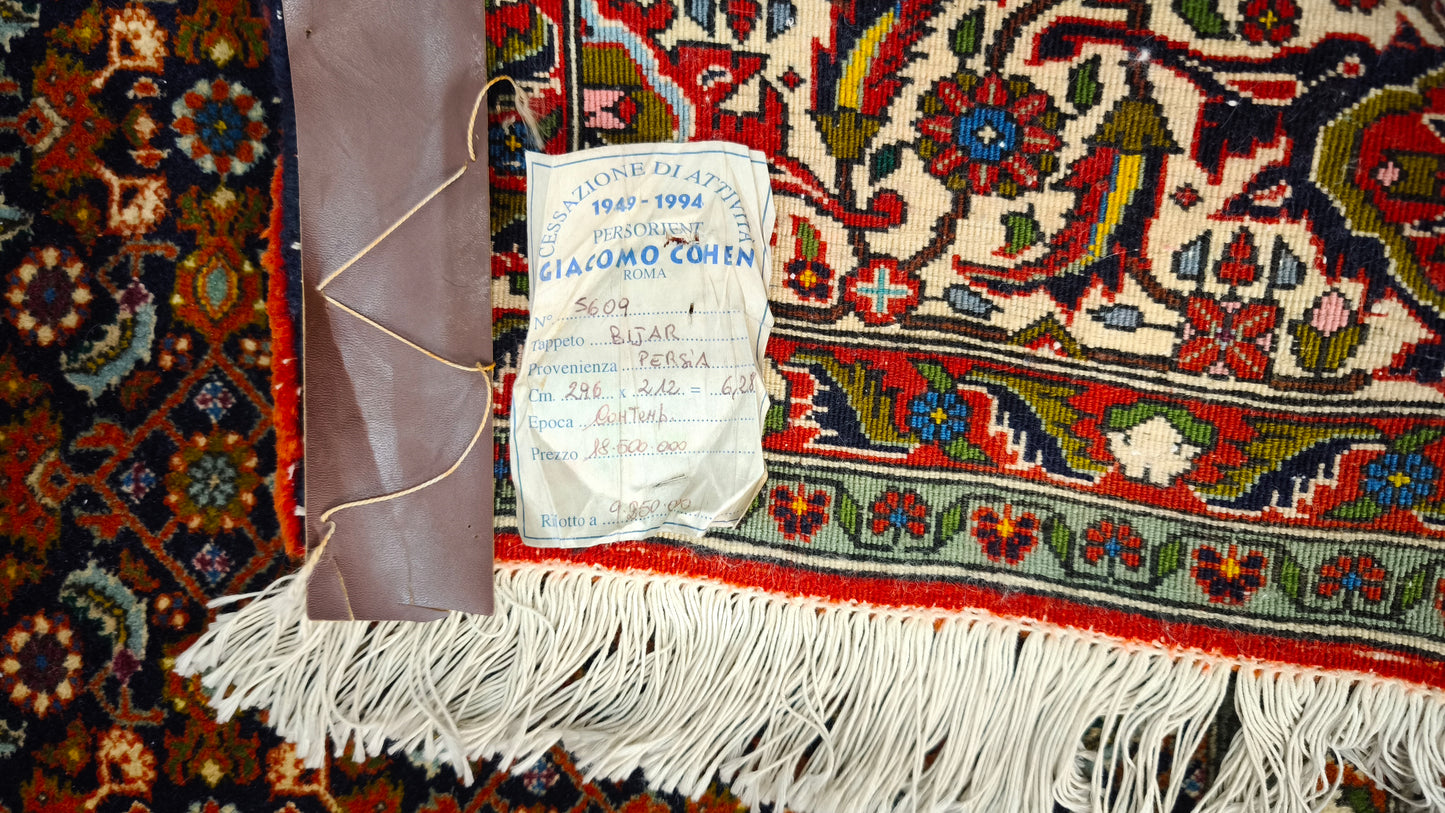 81539 Tappeto persiano Bidjar con decorazione floreale
