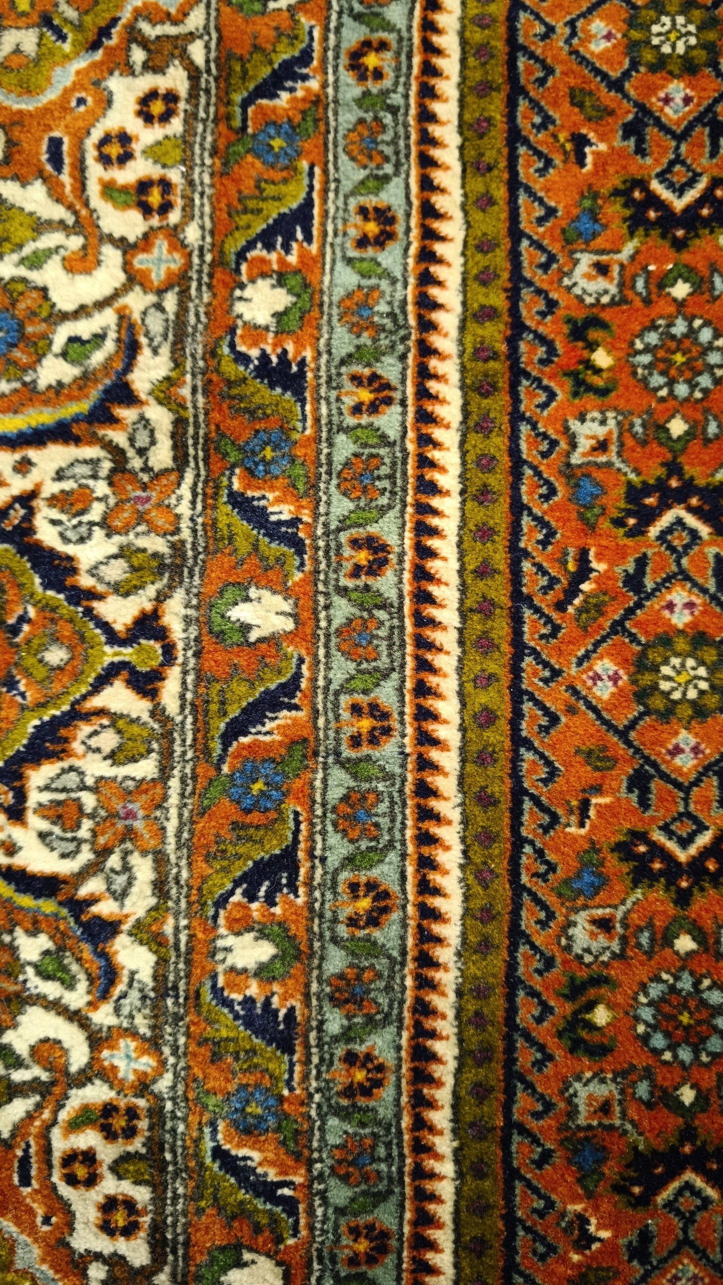 81539 Tappeto persiano Bidjar con decorazione floreale