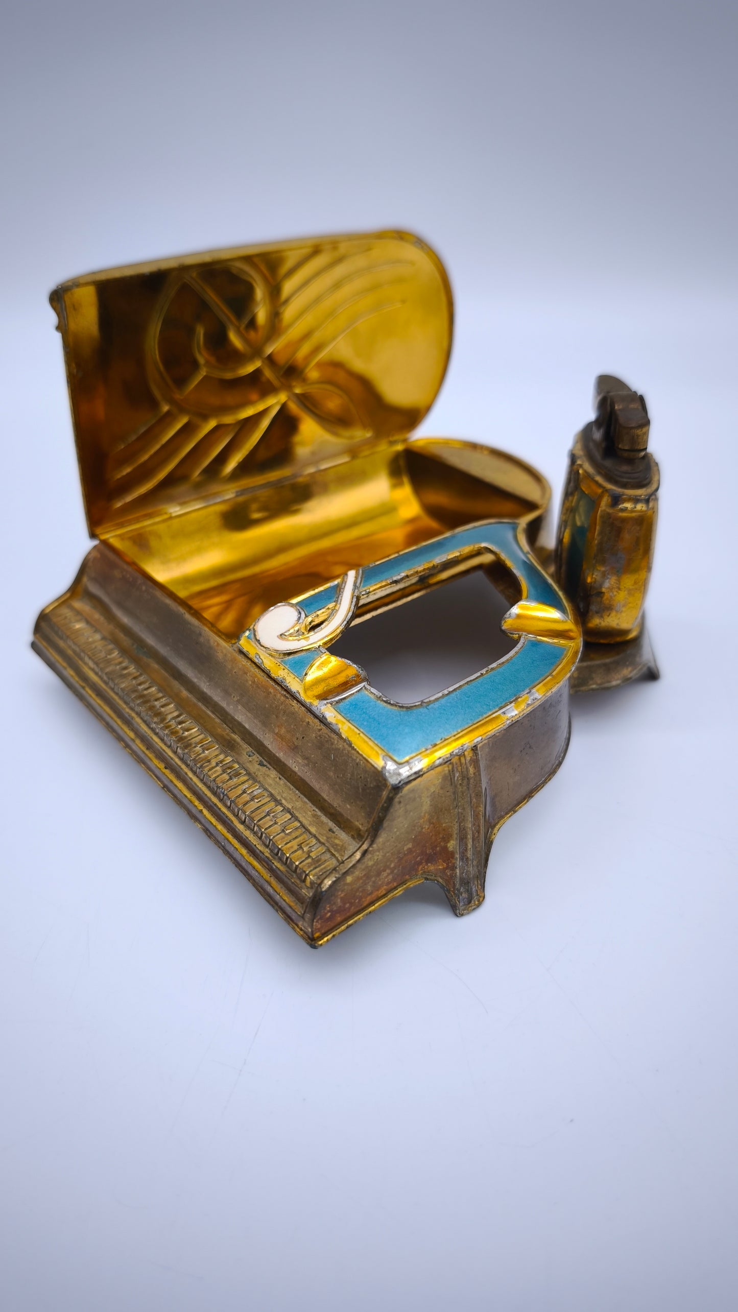 81640 Set fumo da tavolo forma pianoforte, anni '70