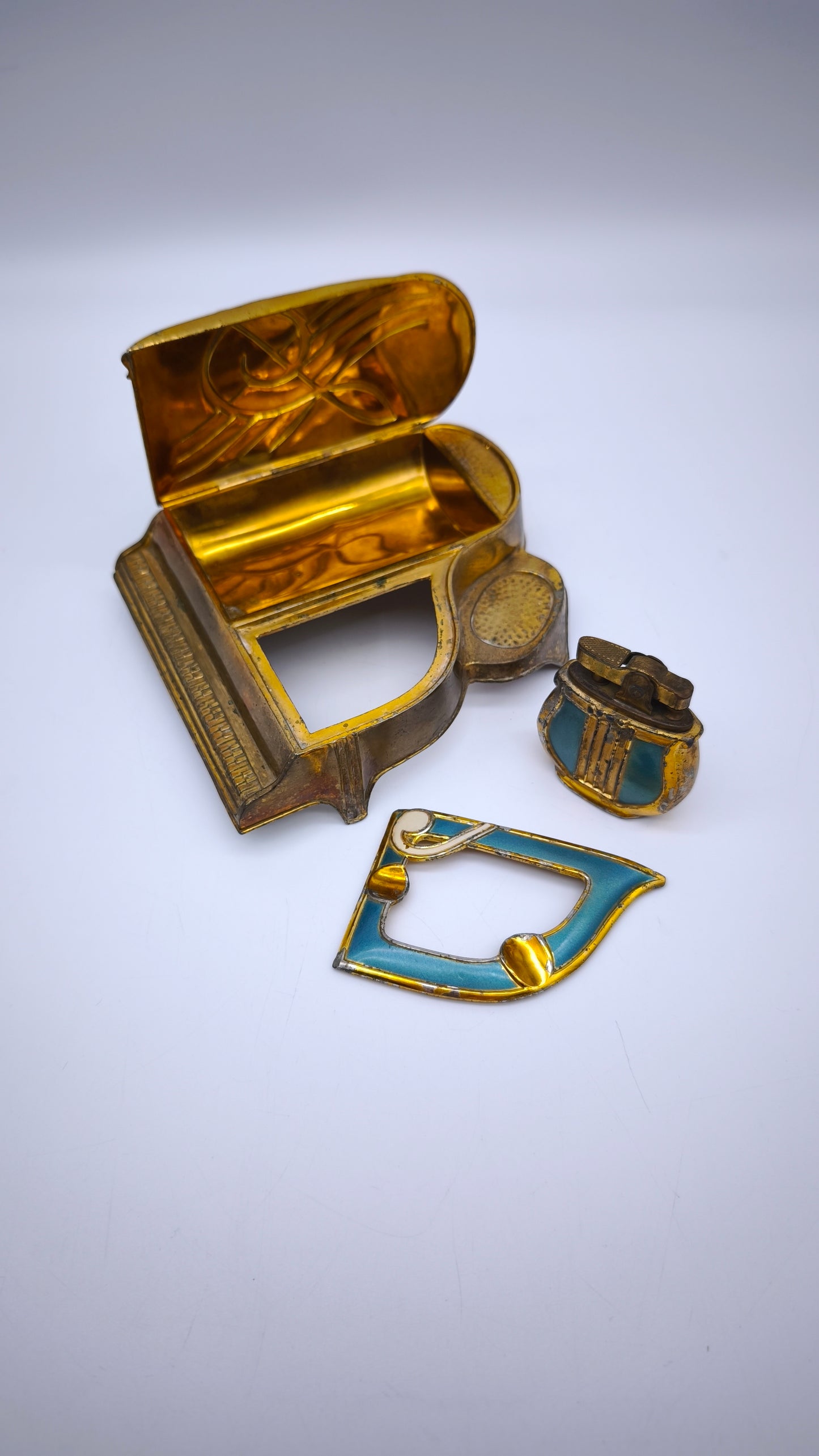 81640 Set fumo da tavolo forma pianoforte, anni '70