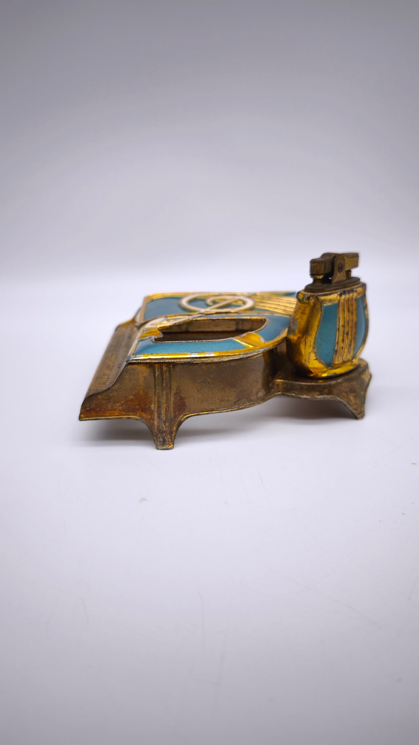 81640 Set fumo da tavolo forma pianoforte, anni '70