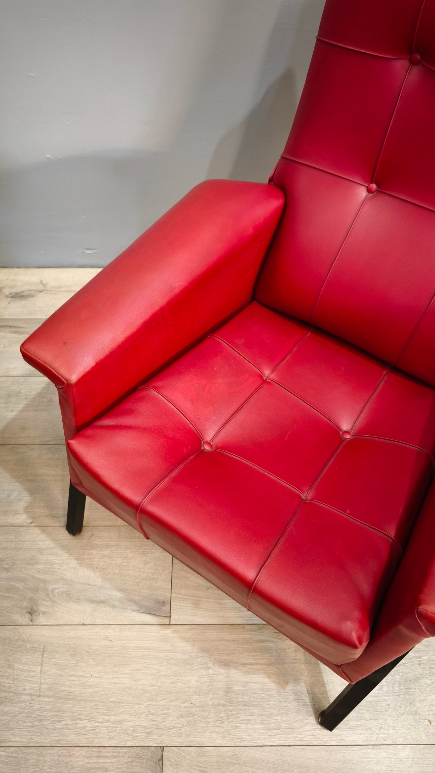 81677 Poltroncina vintage in sky rosso