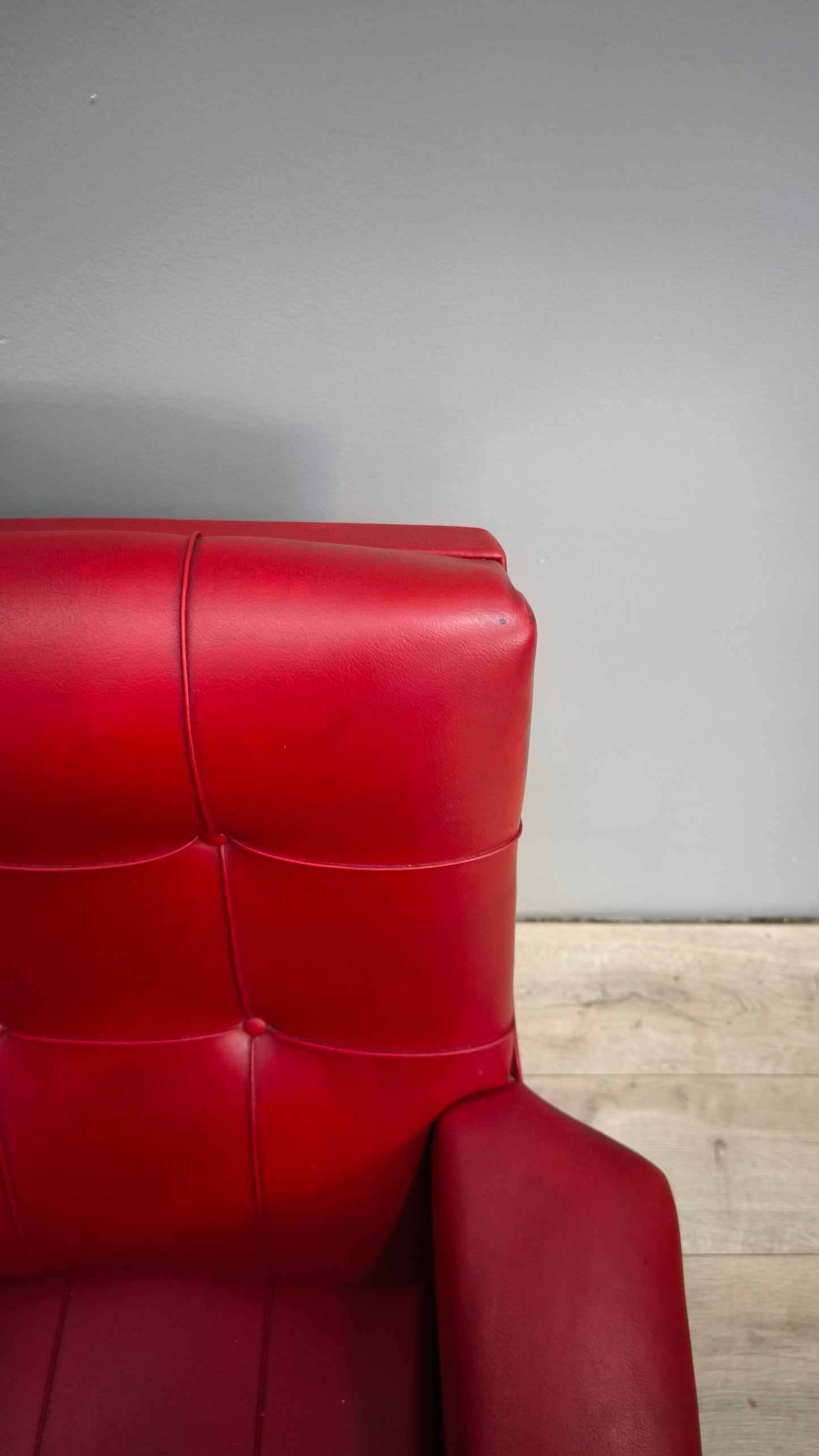 81677 Poltroncina vintage in sky rosso