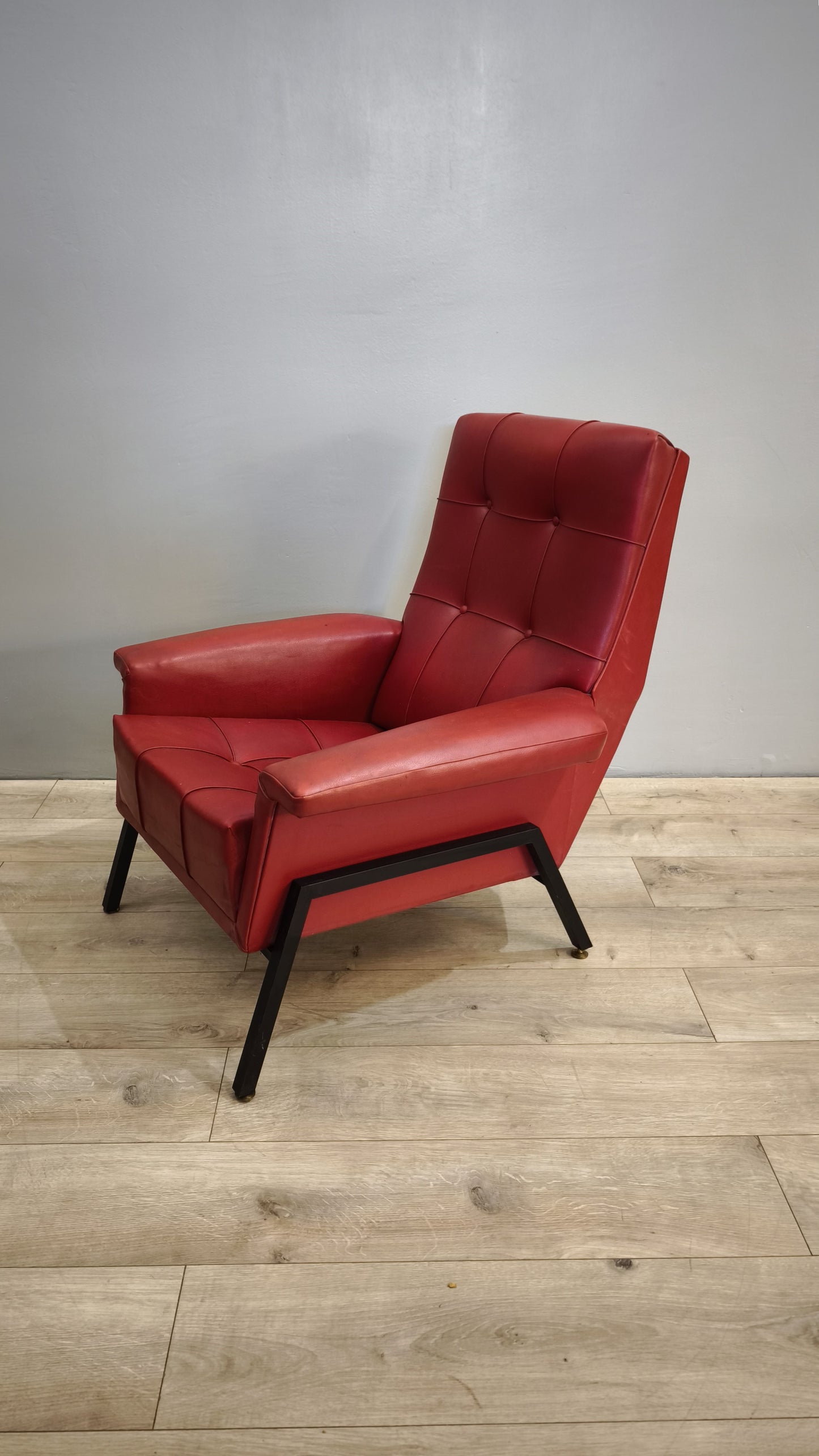 81677 Poltroncina vintage in sky rosso