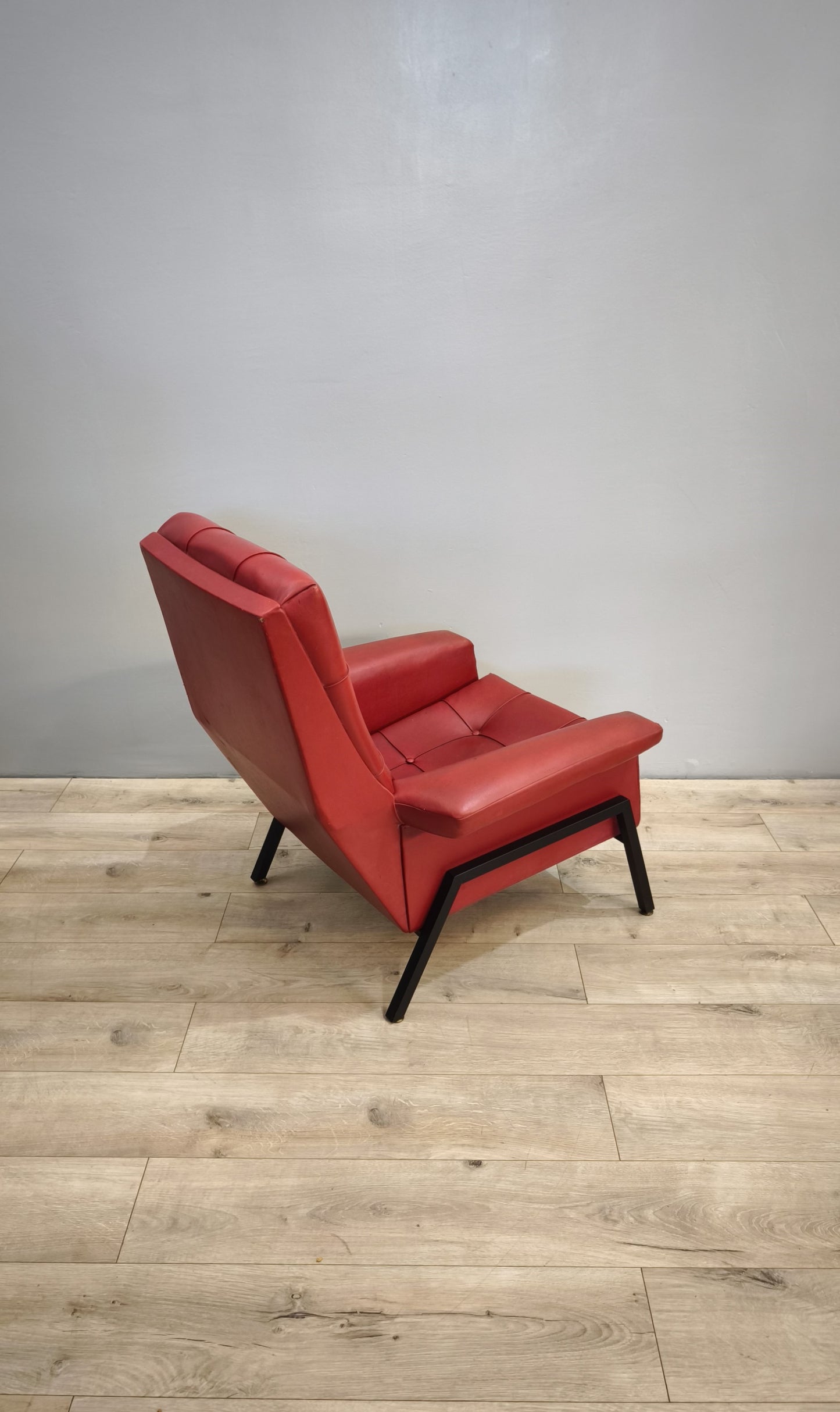 81677 Poltroncina vintage in sky rosso