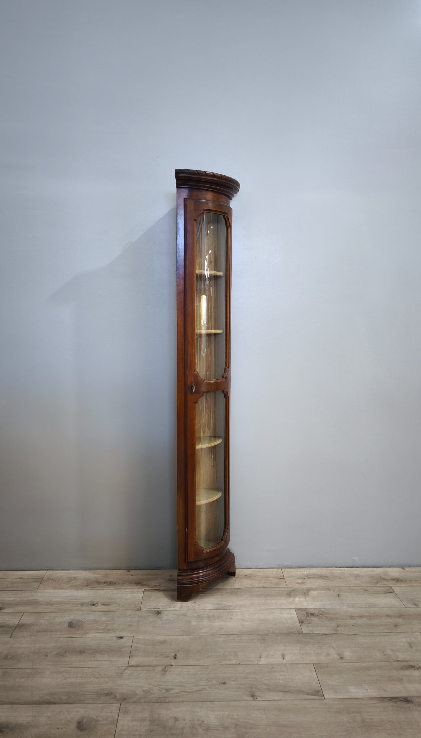81662 Angoliera vetrina in legno