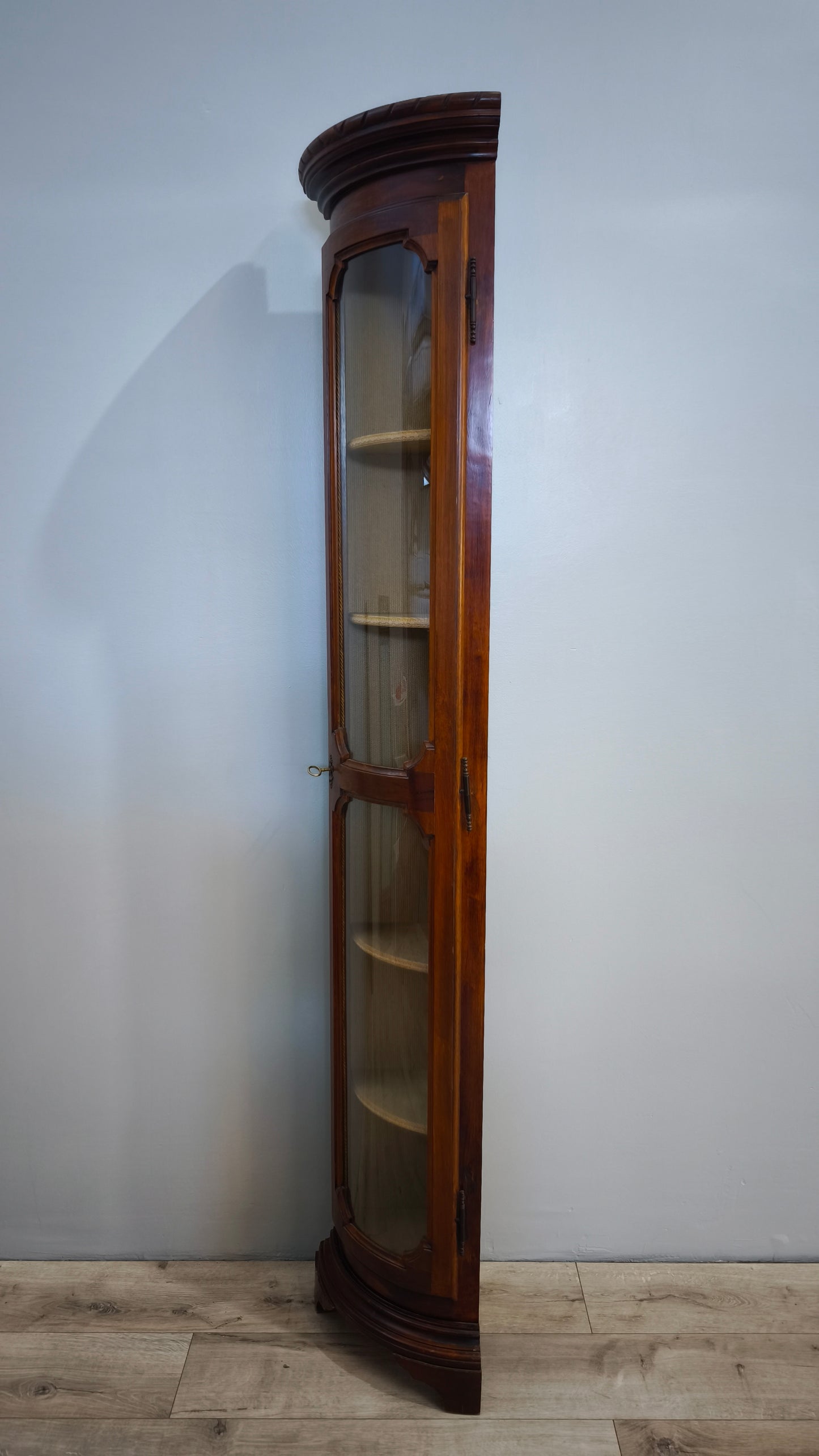 81662 Angoliera vetrina in legno