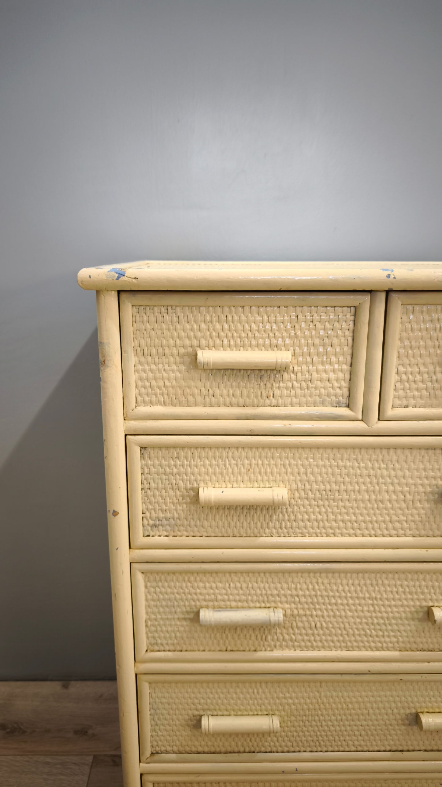 81700 Cassettiera bianca in rattan
