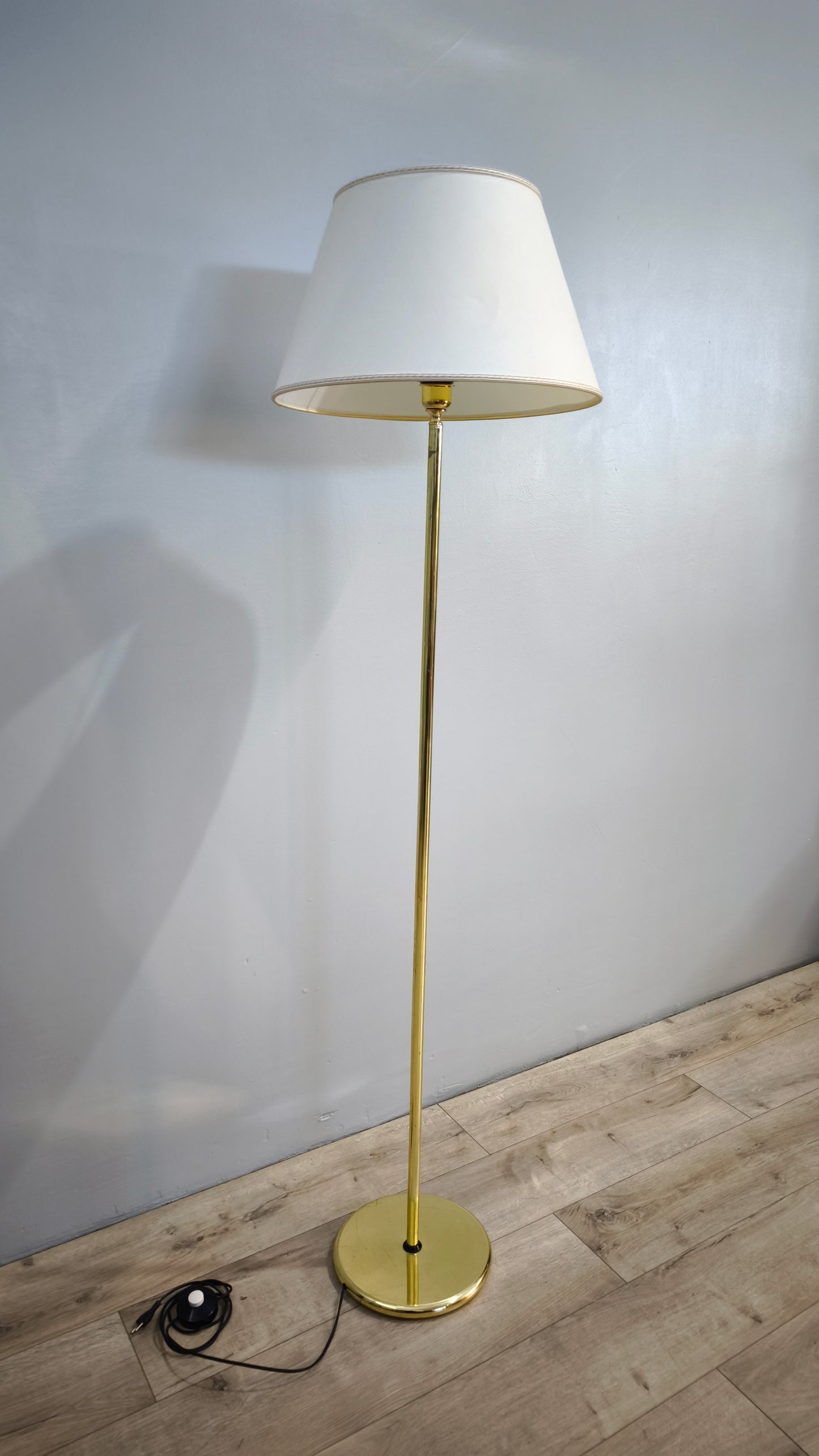 81729 Piantana in metallo dorato