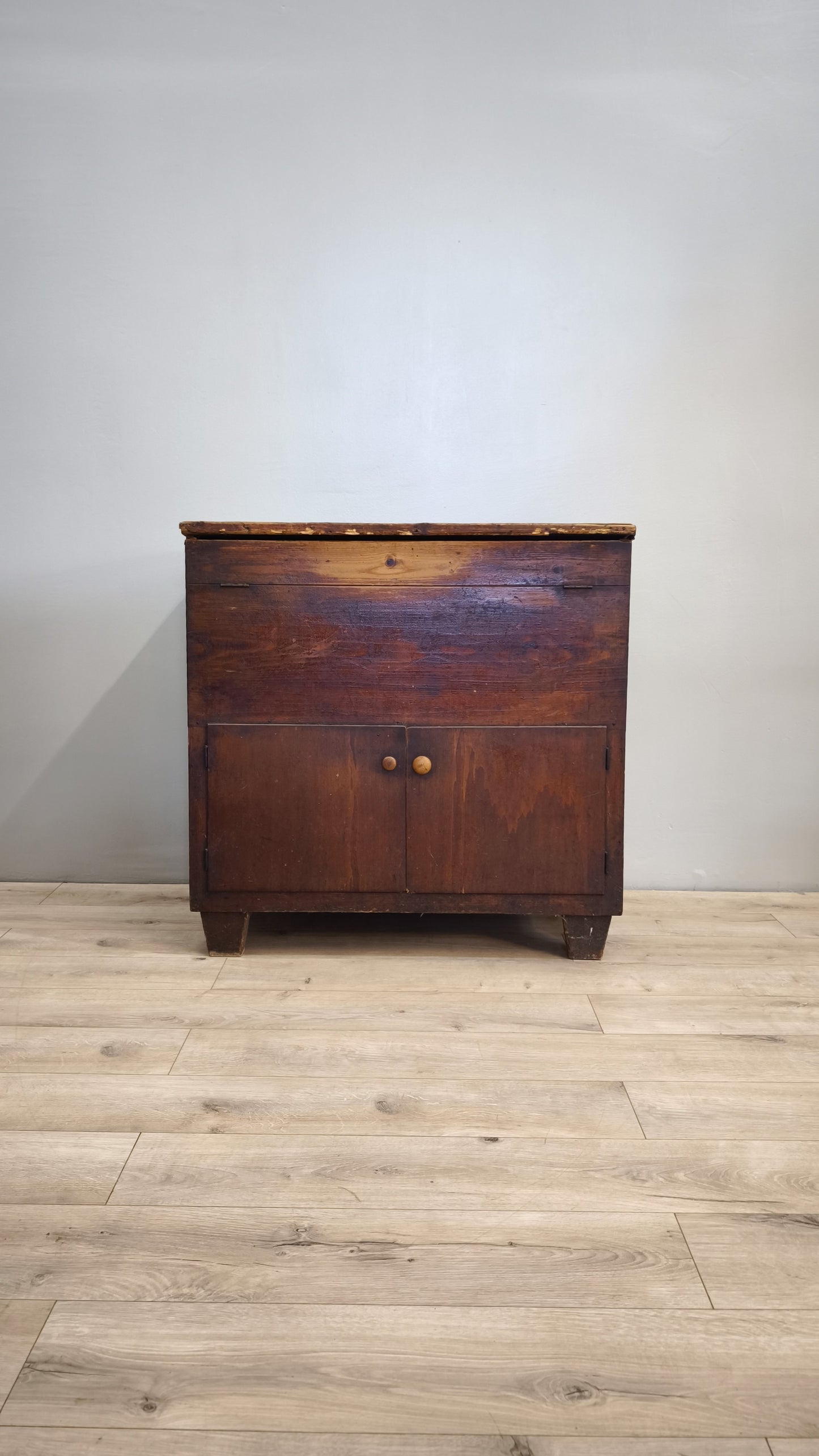 81669 Madia in legno massello