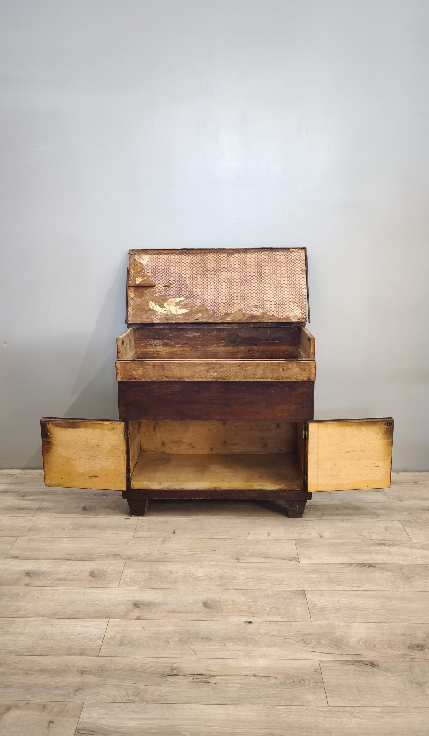 81669 Madia in legno massello