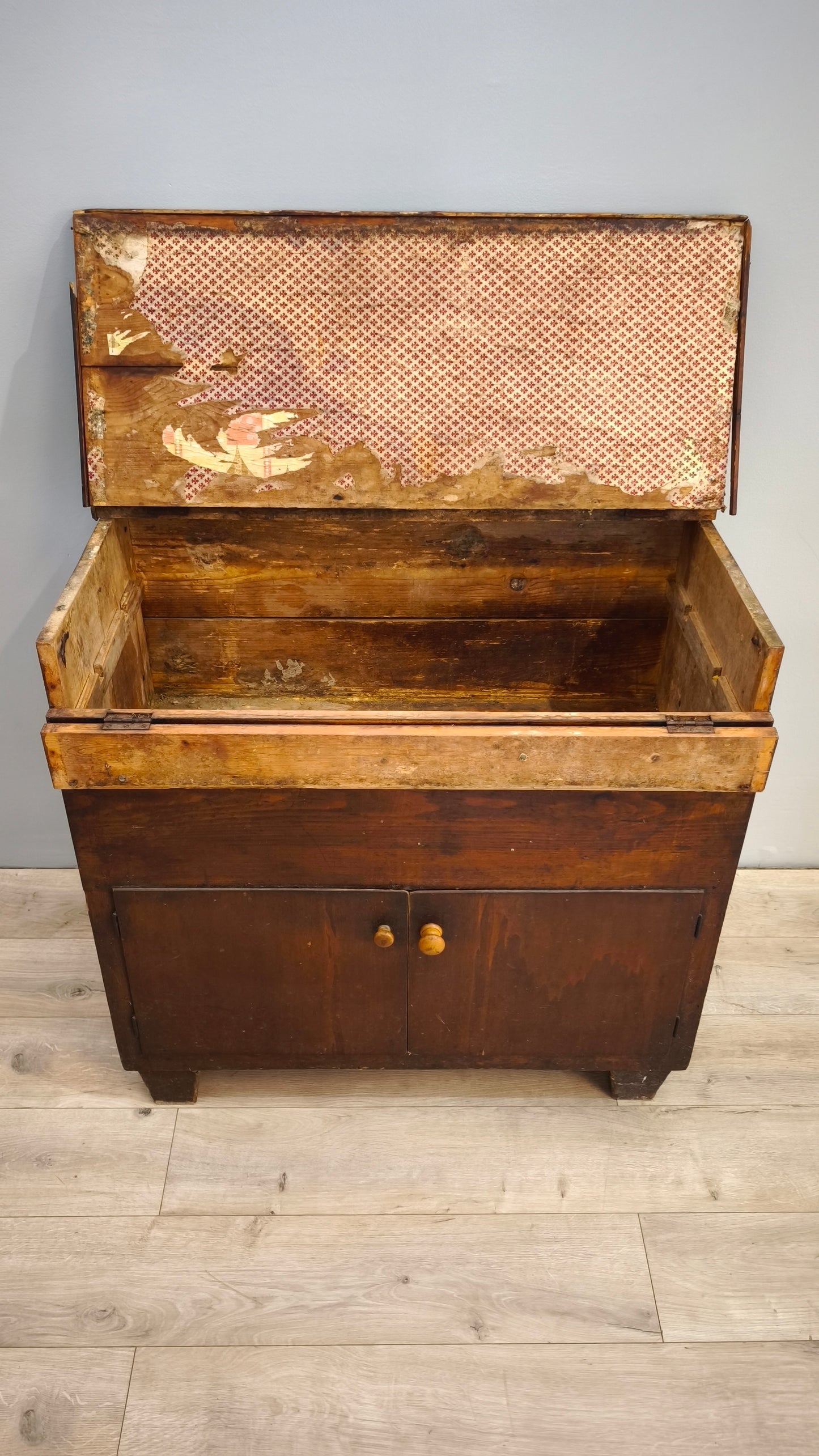 81669 Madia in legno massello