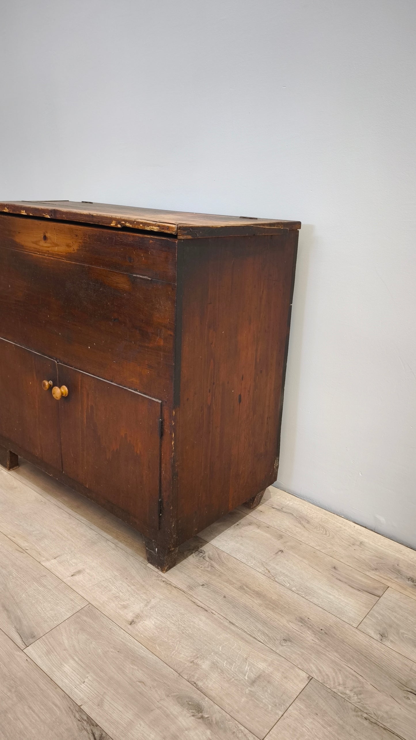 81669 Madia in legno massello