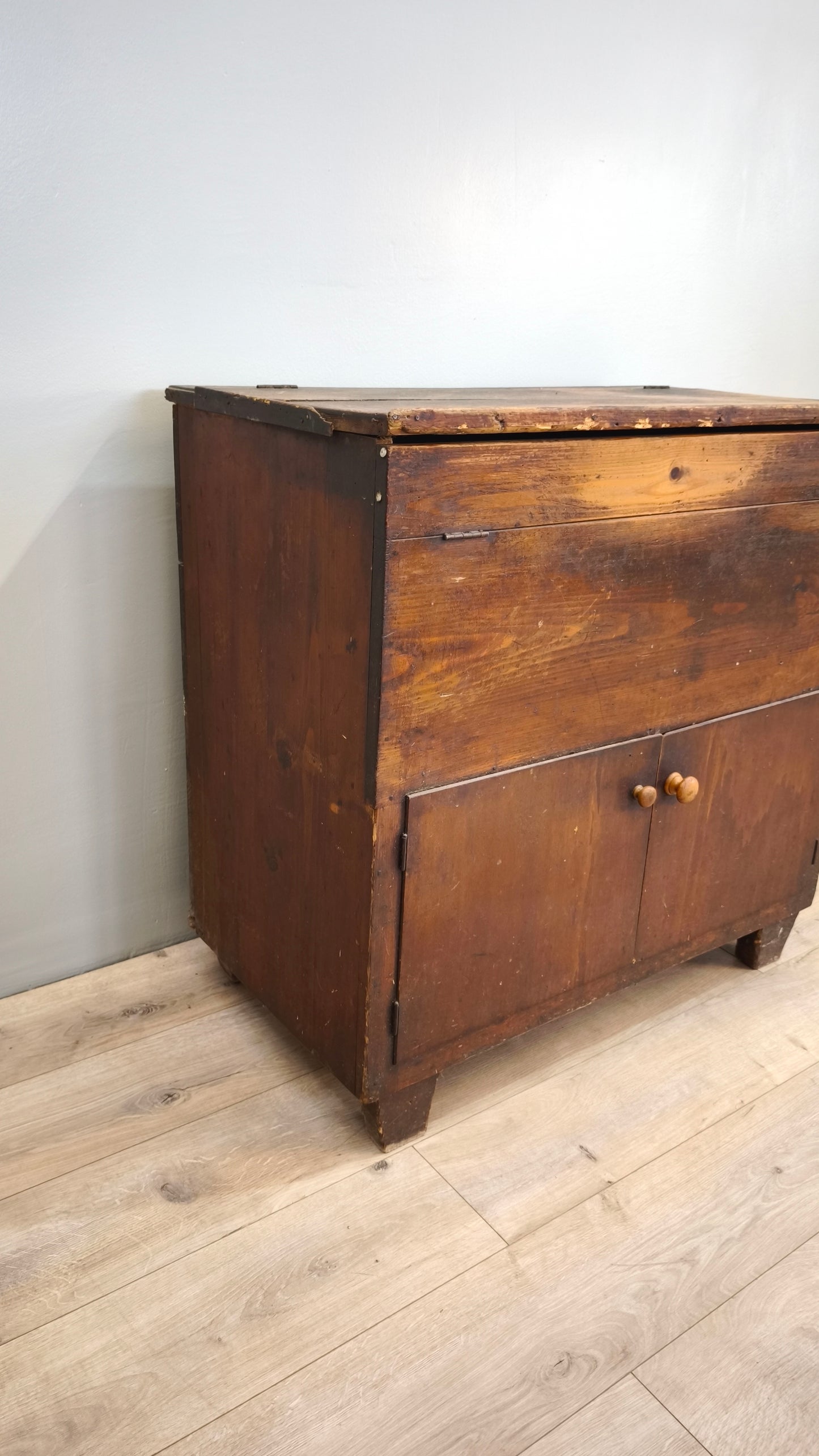 81669 Madia in legno massello