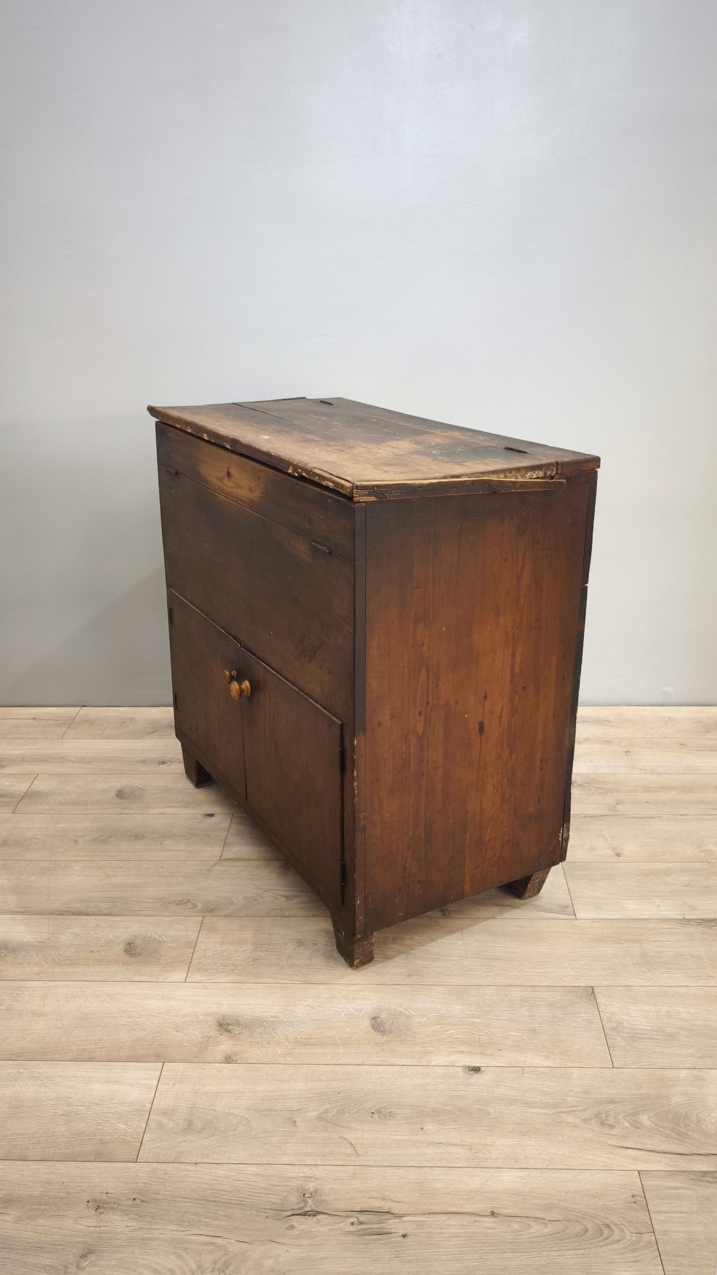 81669 Madia in legno massello