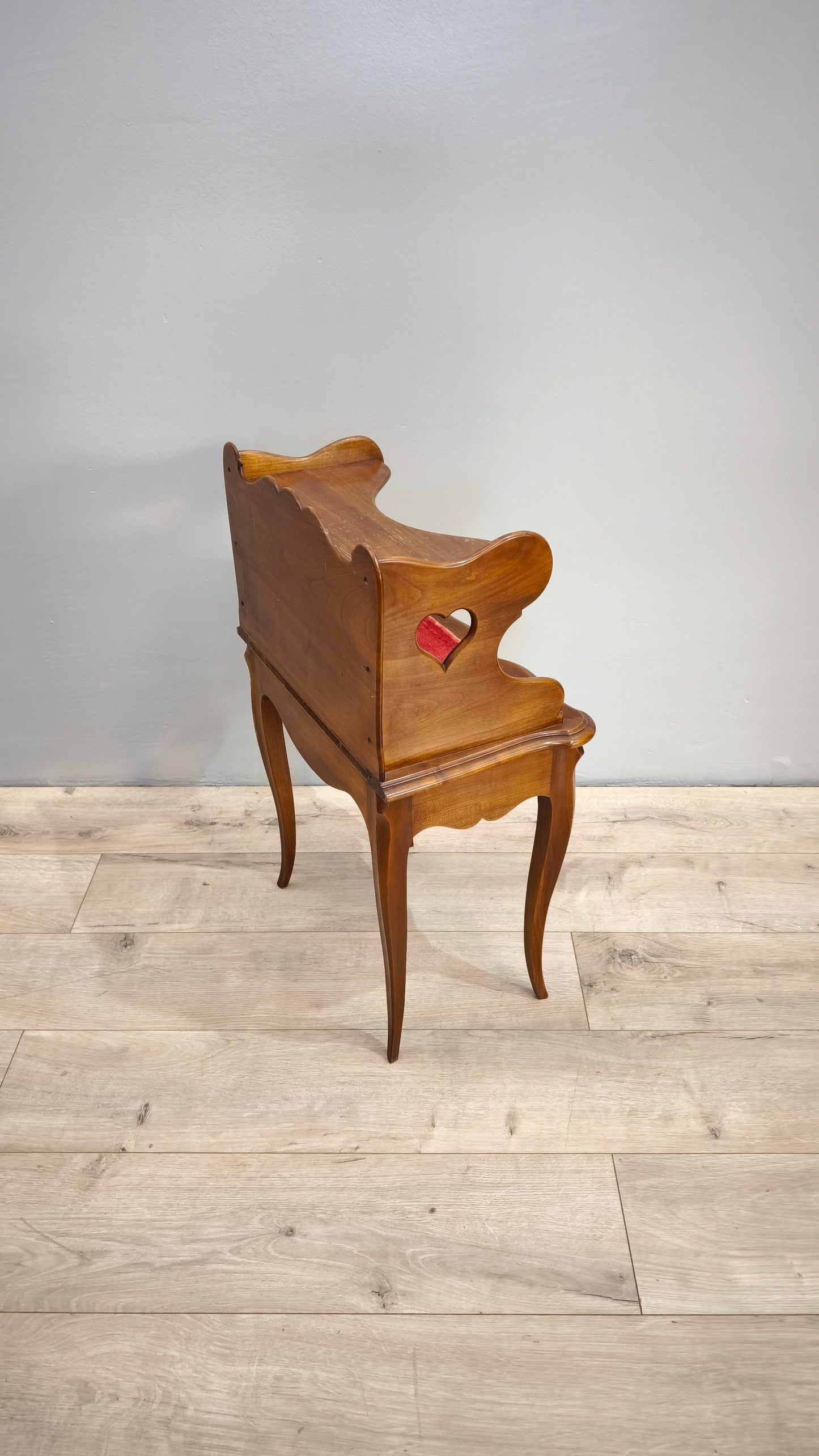81820 Coppia di comodini in legno con piano in velluto