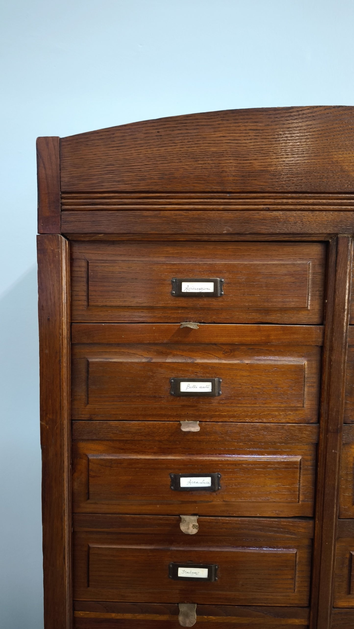 81845 Mobile archivio notarile in legno massello di rovere