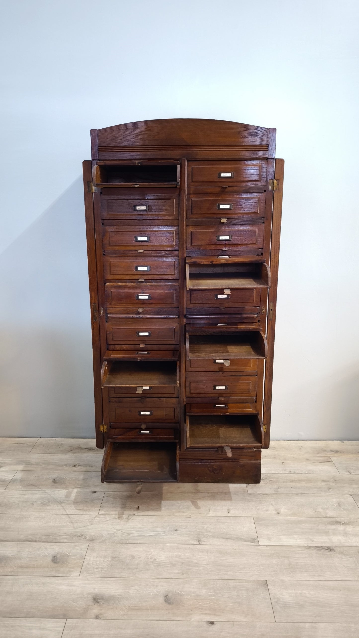 81845 Mobile archivio notarile in legno massello di rovere