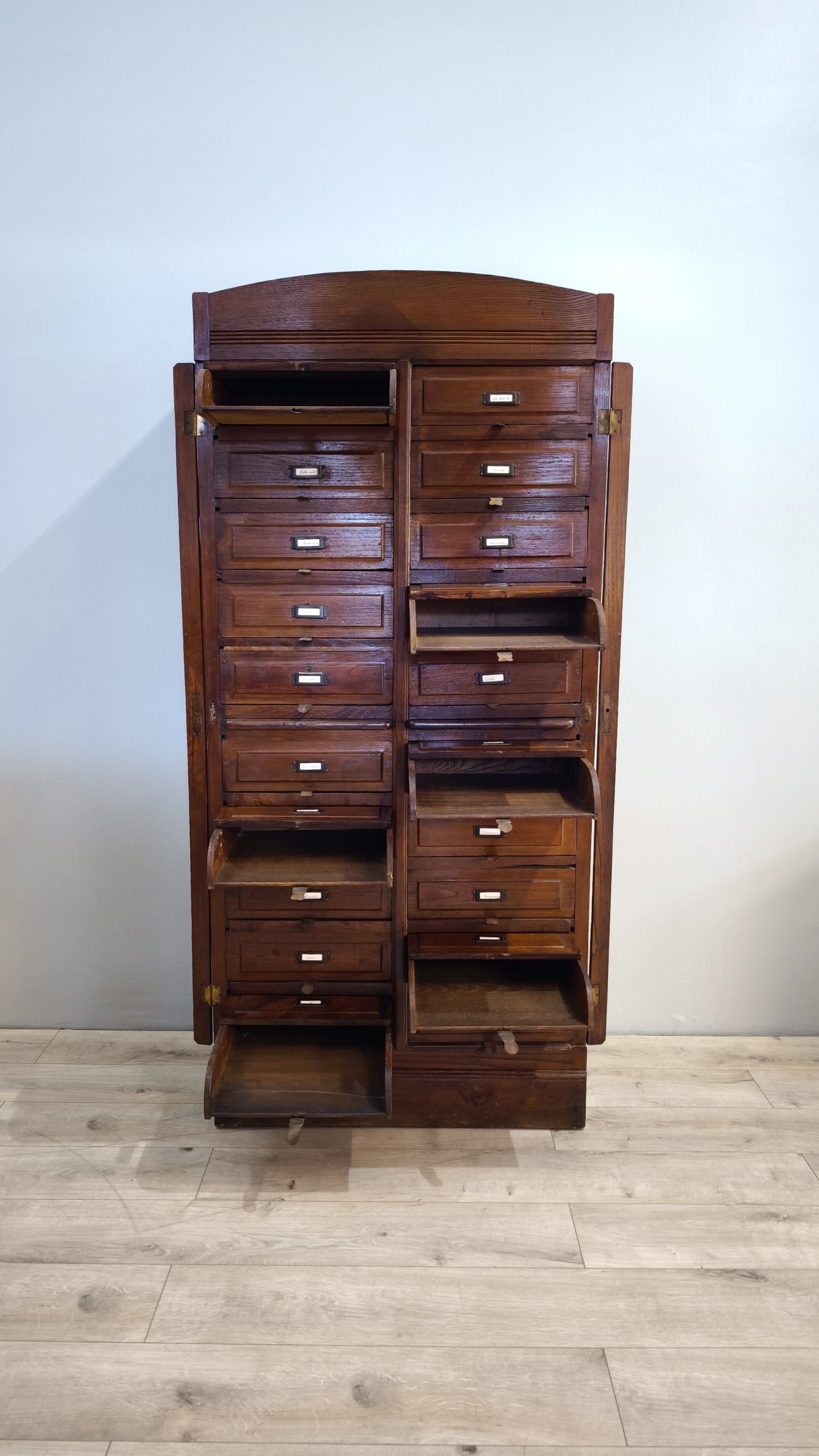 81845 Mobile archivio notarile in legno massello di rovere