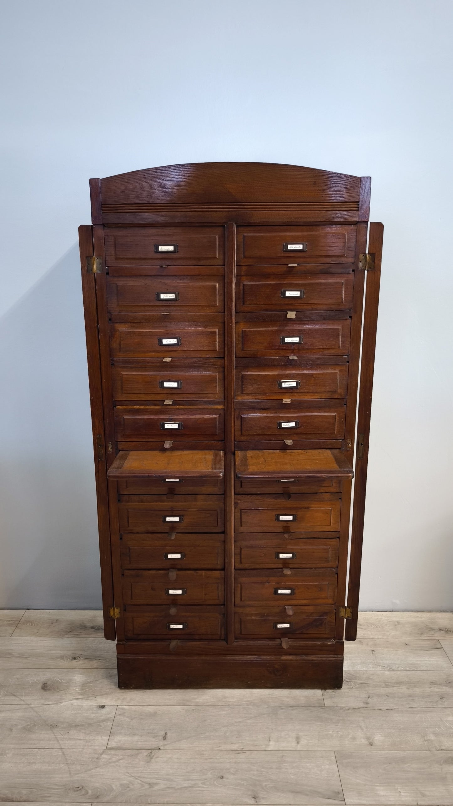 81845 Mobile archivio notarile in legno massello di rovere